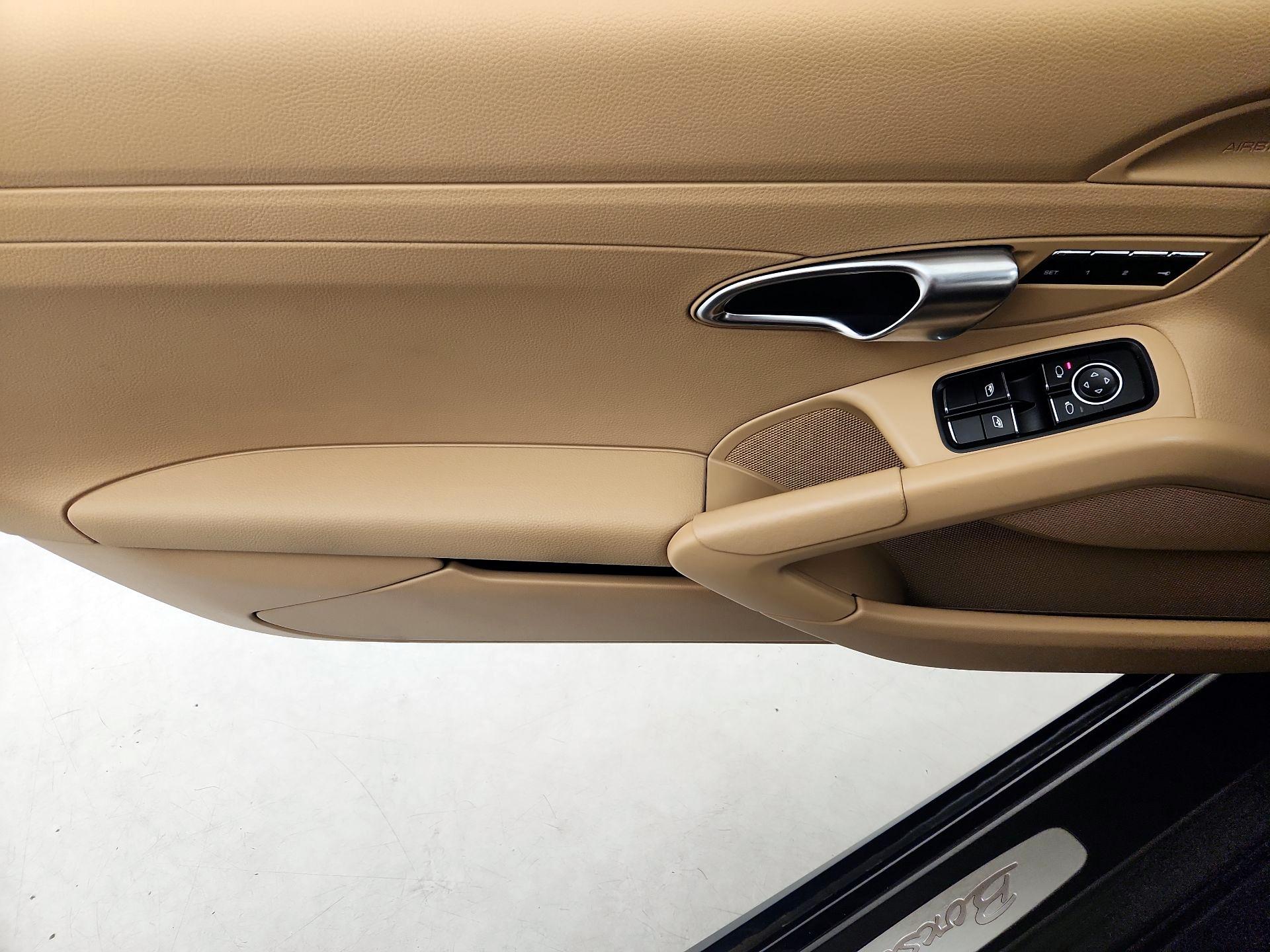Thumbnail: 2017 Porsche 718 Boxster - 12