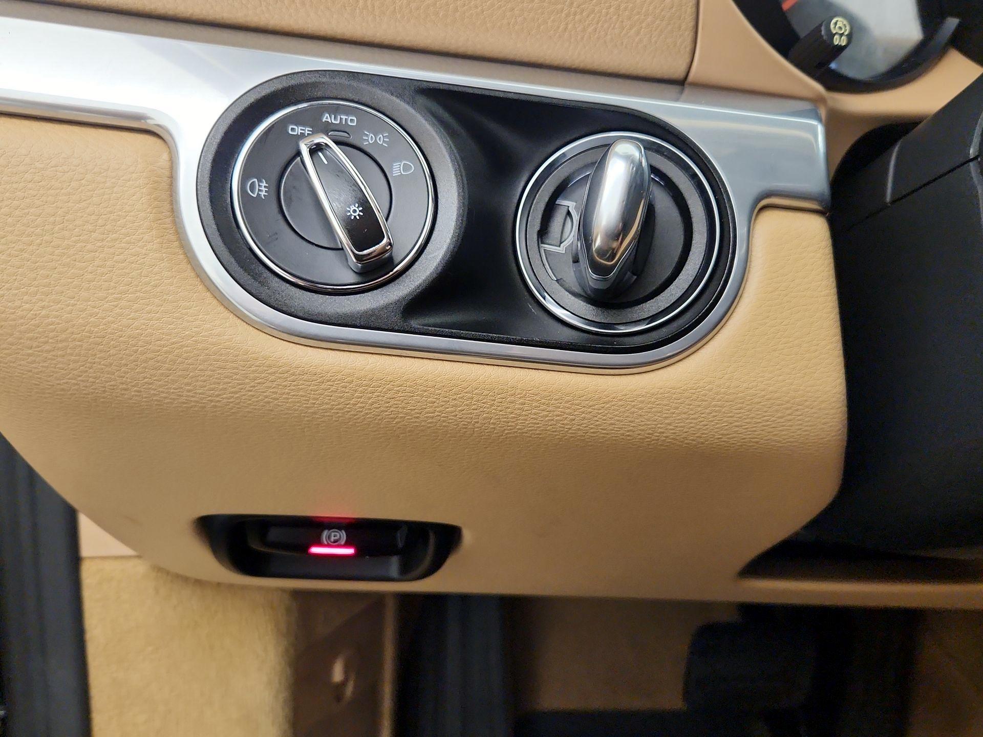 Thumbnail: 2017 Porsche 718 Boxster - 13