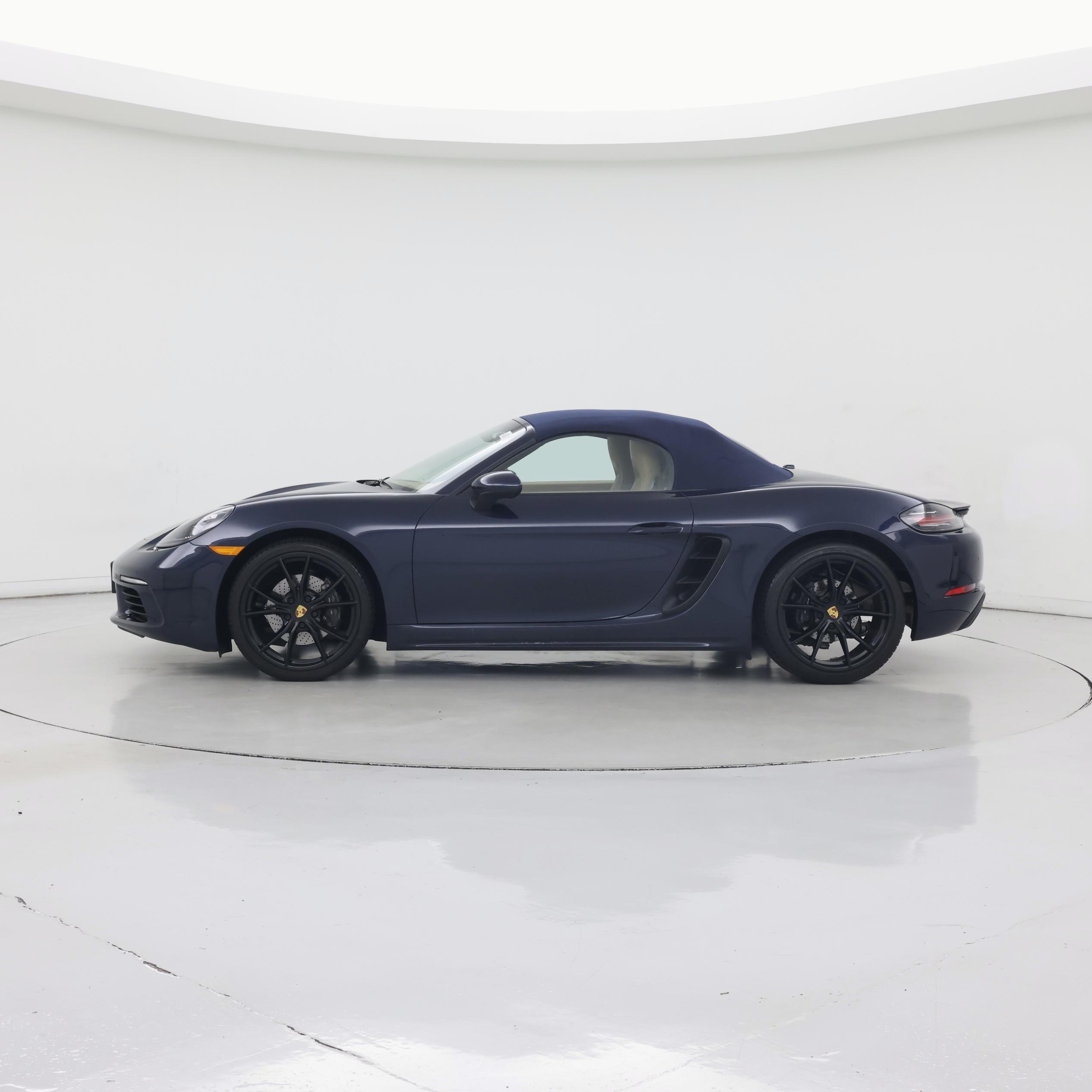 Thumbnail: 2017 Porsche 718 Boxster - 3