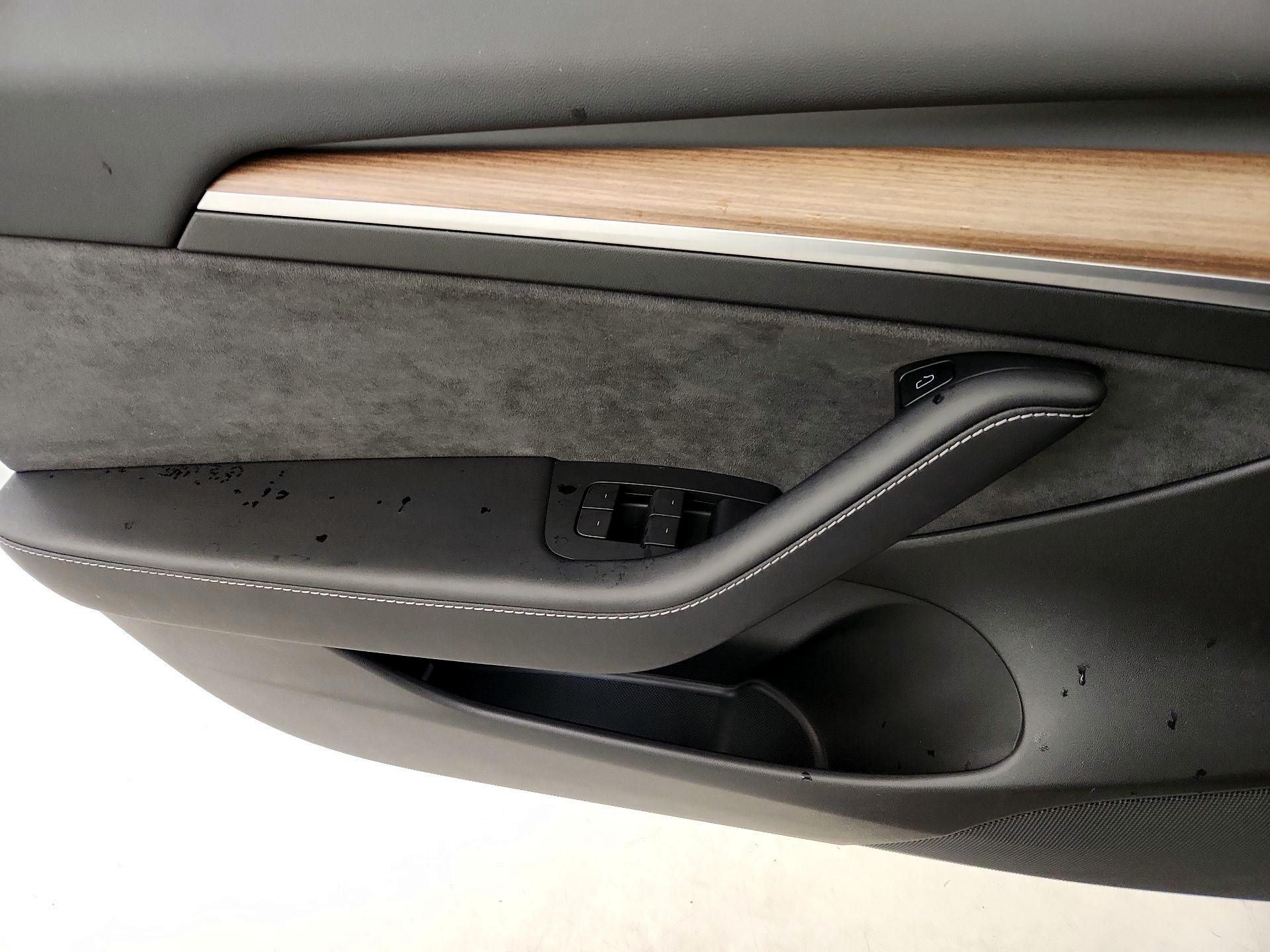 Thumbnail: 2022 Tesla Model 3 - 12