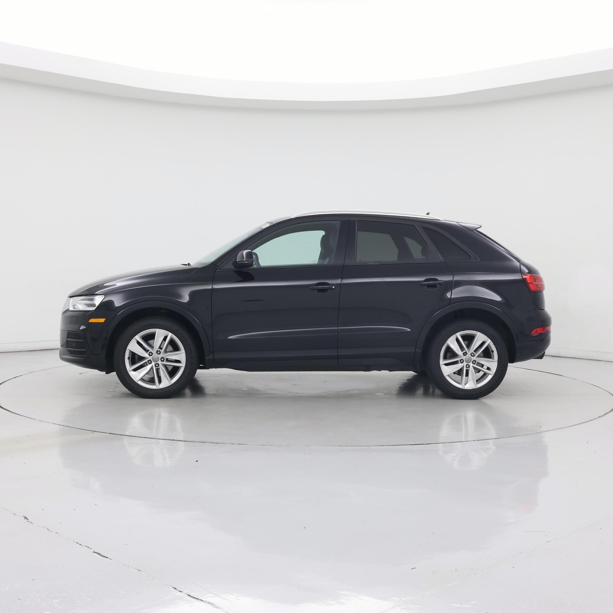 Thumbnail: 2017 Audi Q3 - 3