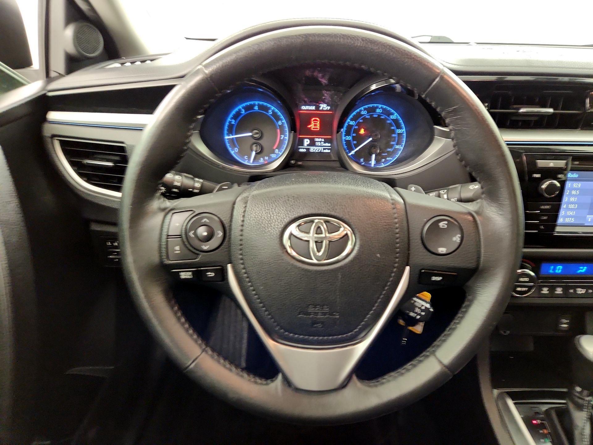 Thumbnail: 2015 Toyota Corolla - 10