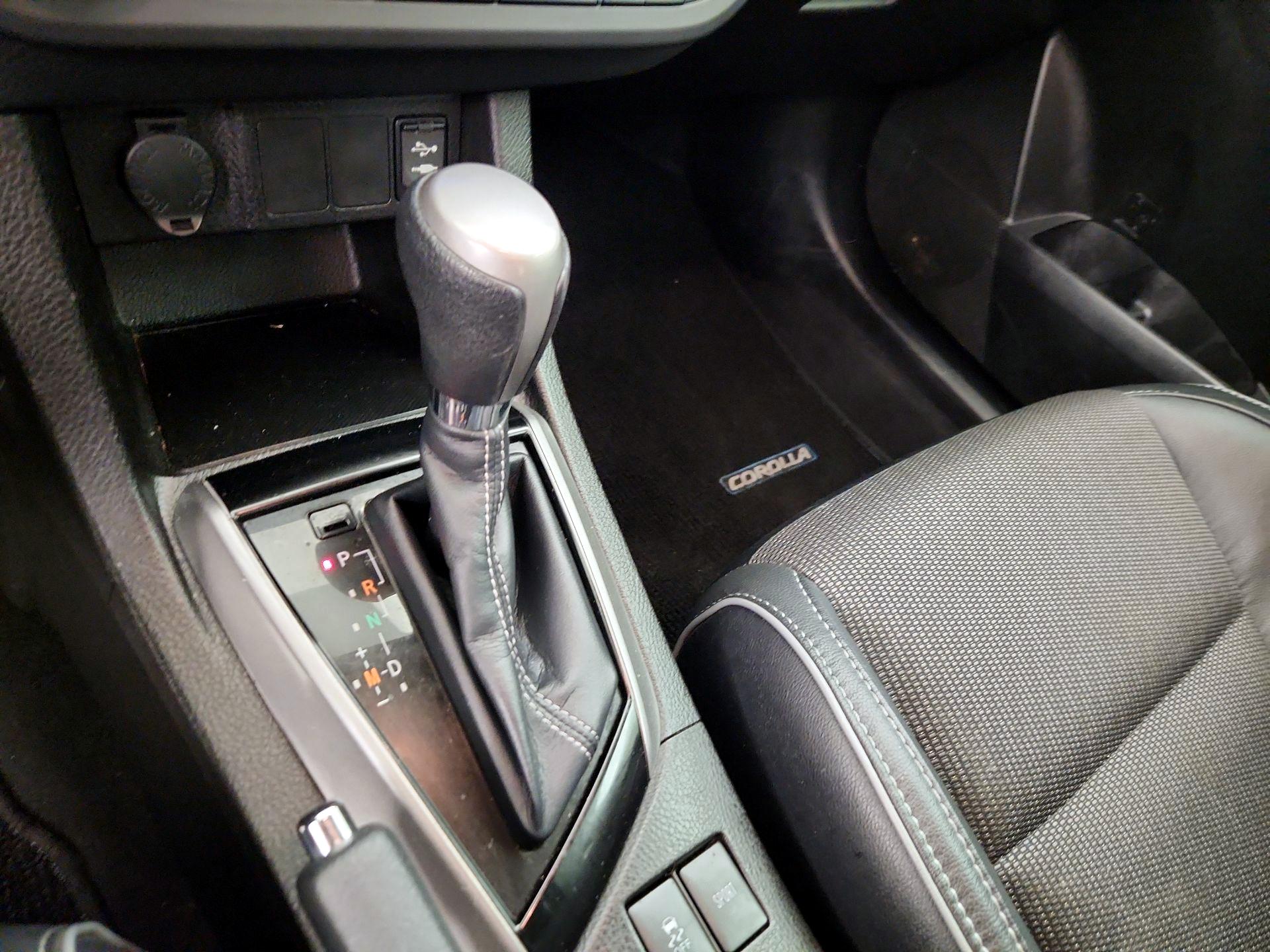 Thumbnail: 2015 Toyota Corolla - 17