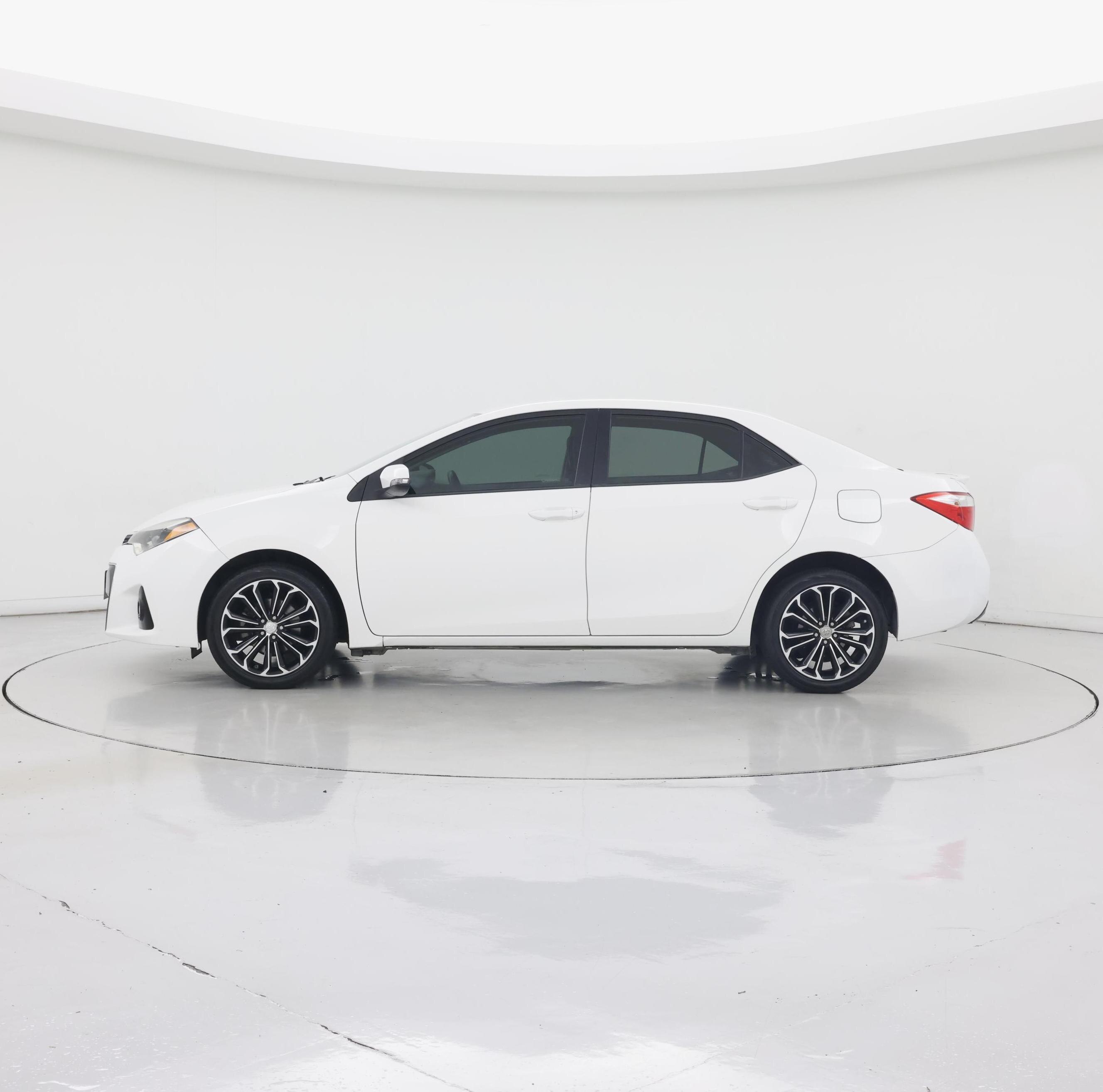 Thumbnail: 2015 Toyota Corolla - 3