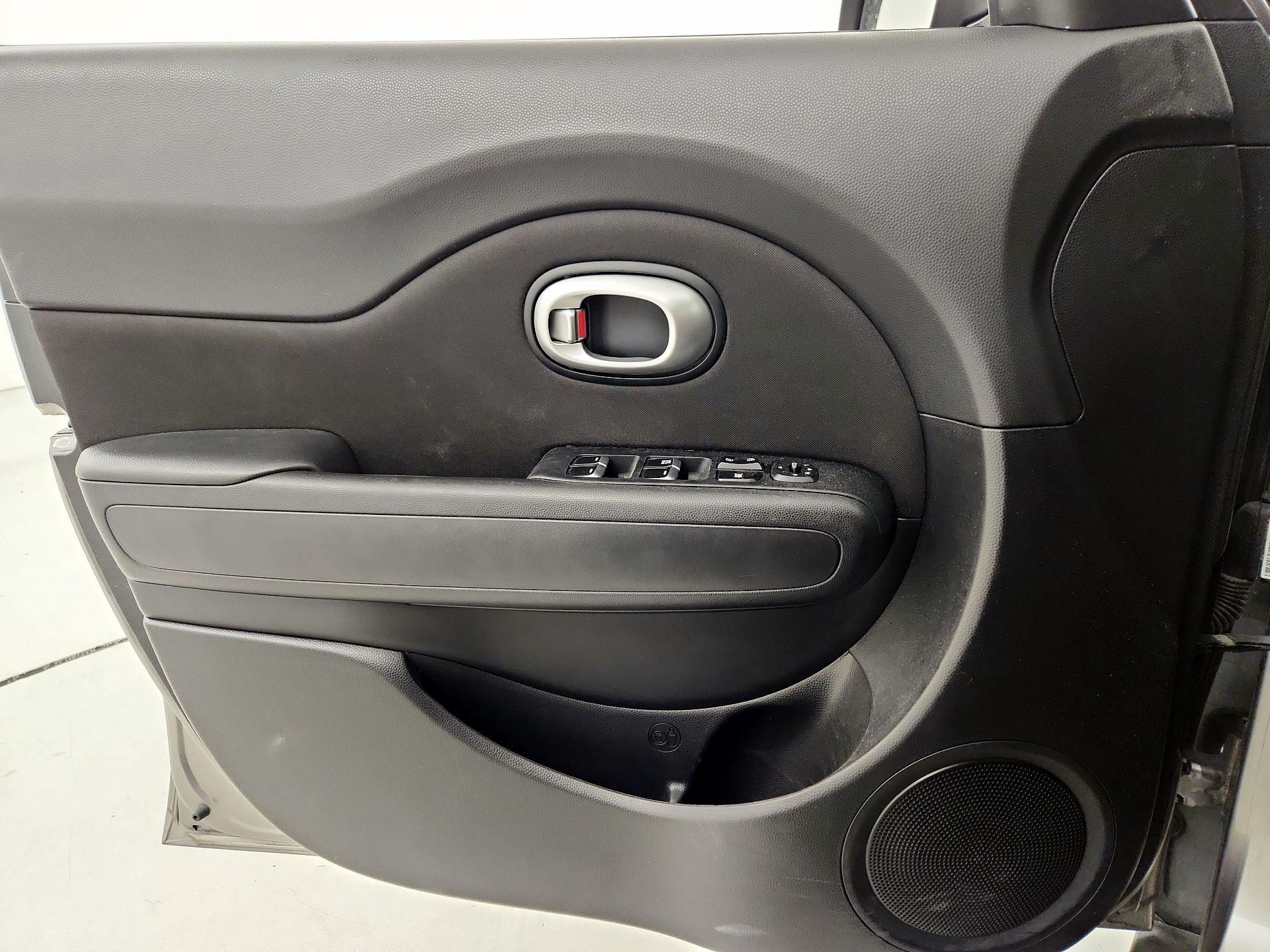 Thumbnail: 2017 Kia Soul - 12