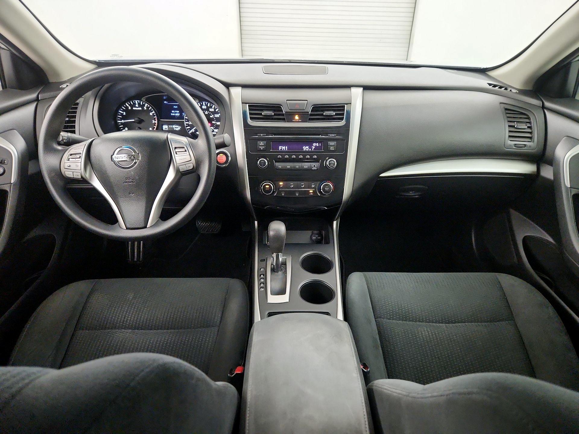 Thumbnail: 2015 Nissan Altima - 9