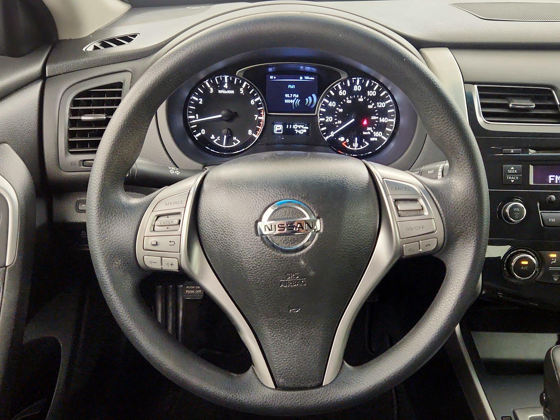 Thumbnail: 2015 Nissan Altima - 10