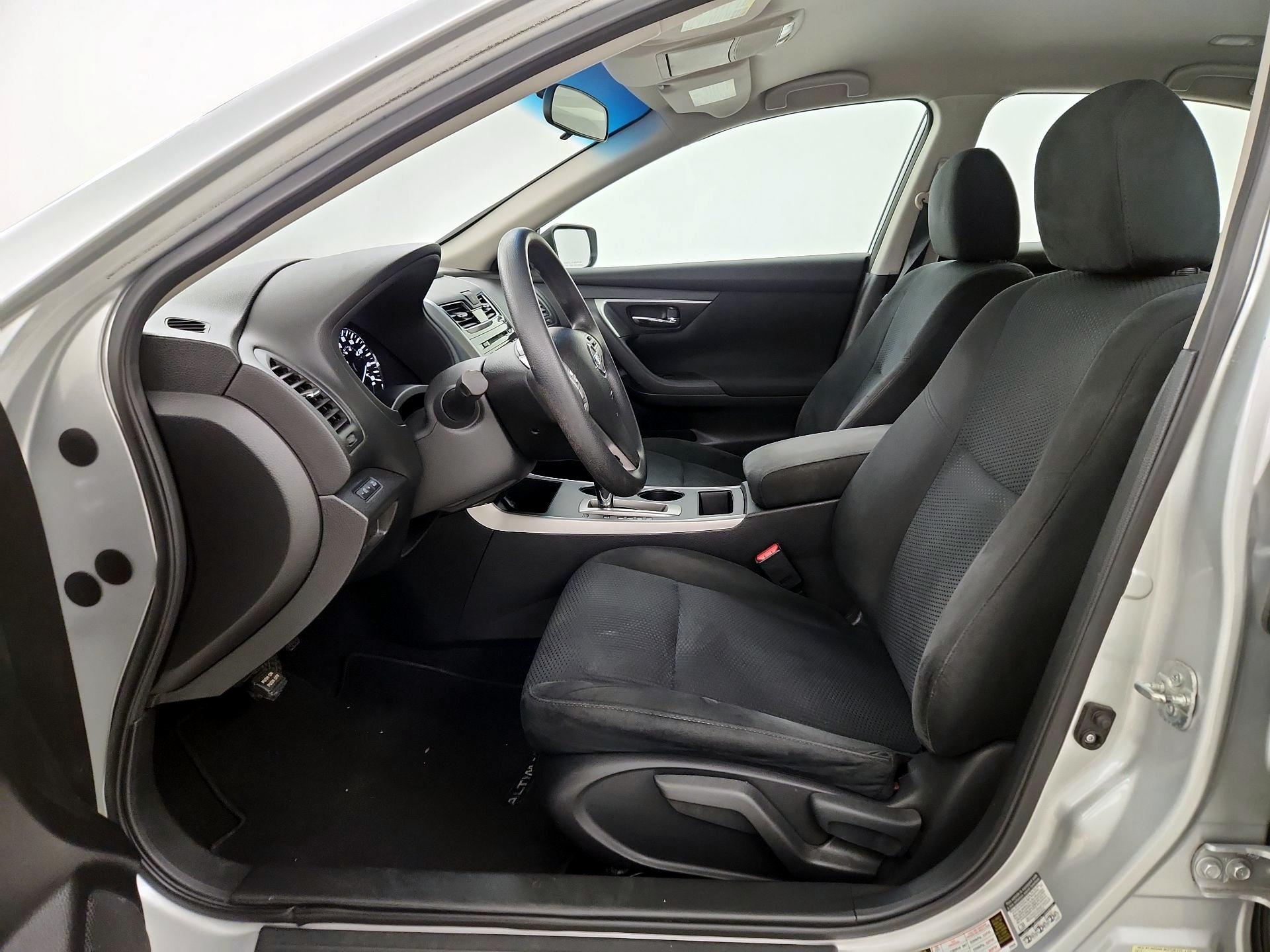 Thumbnail: 2015 Nissan Altima - 11