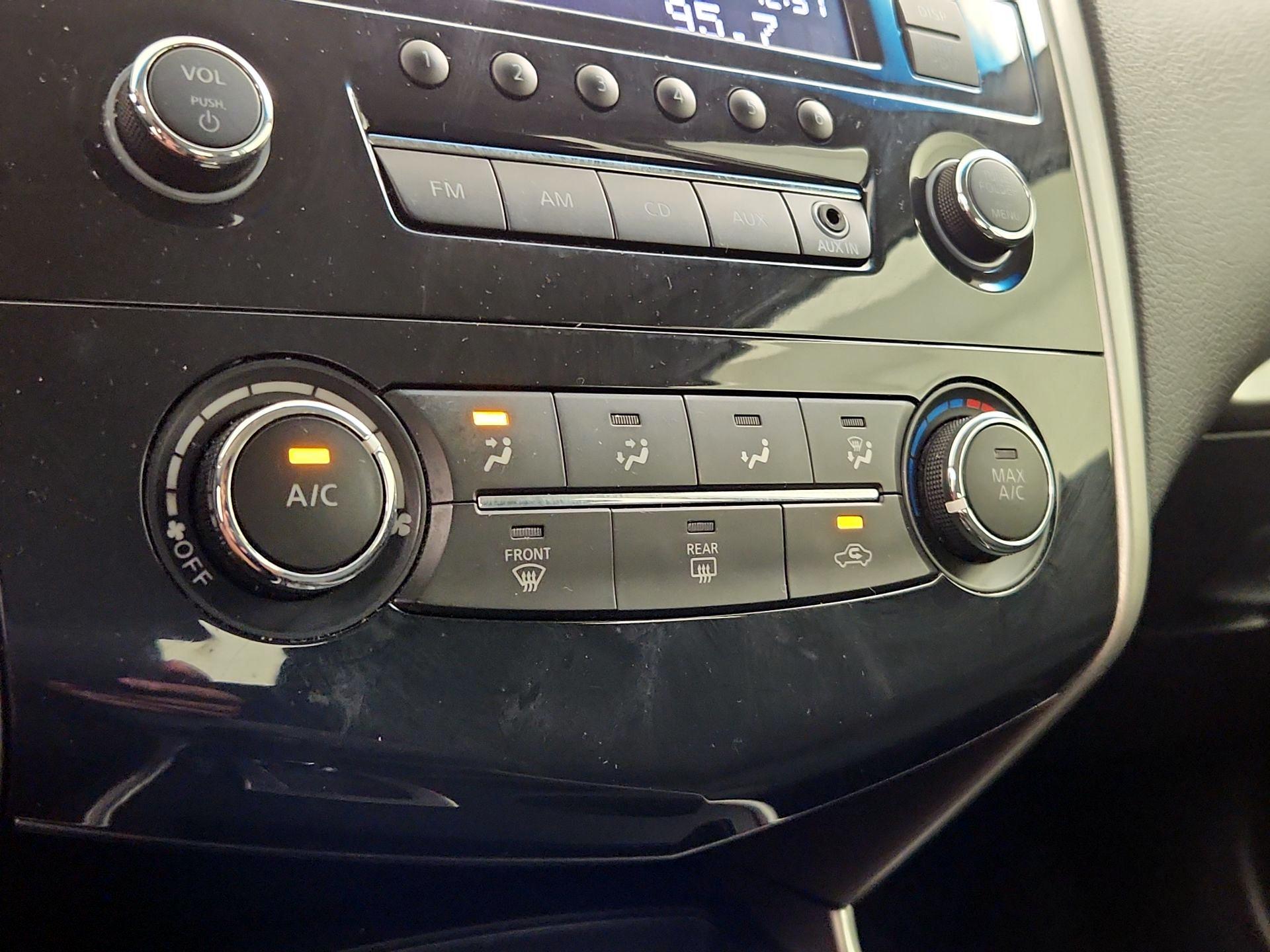 Thumbnail: 2015 Nissan Altima - 15