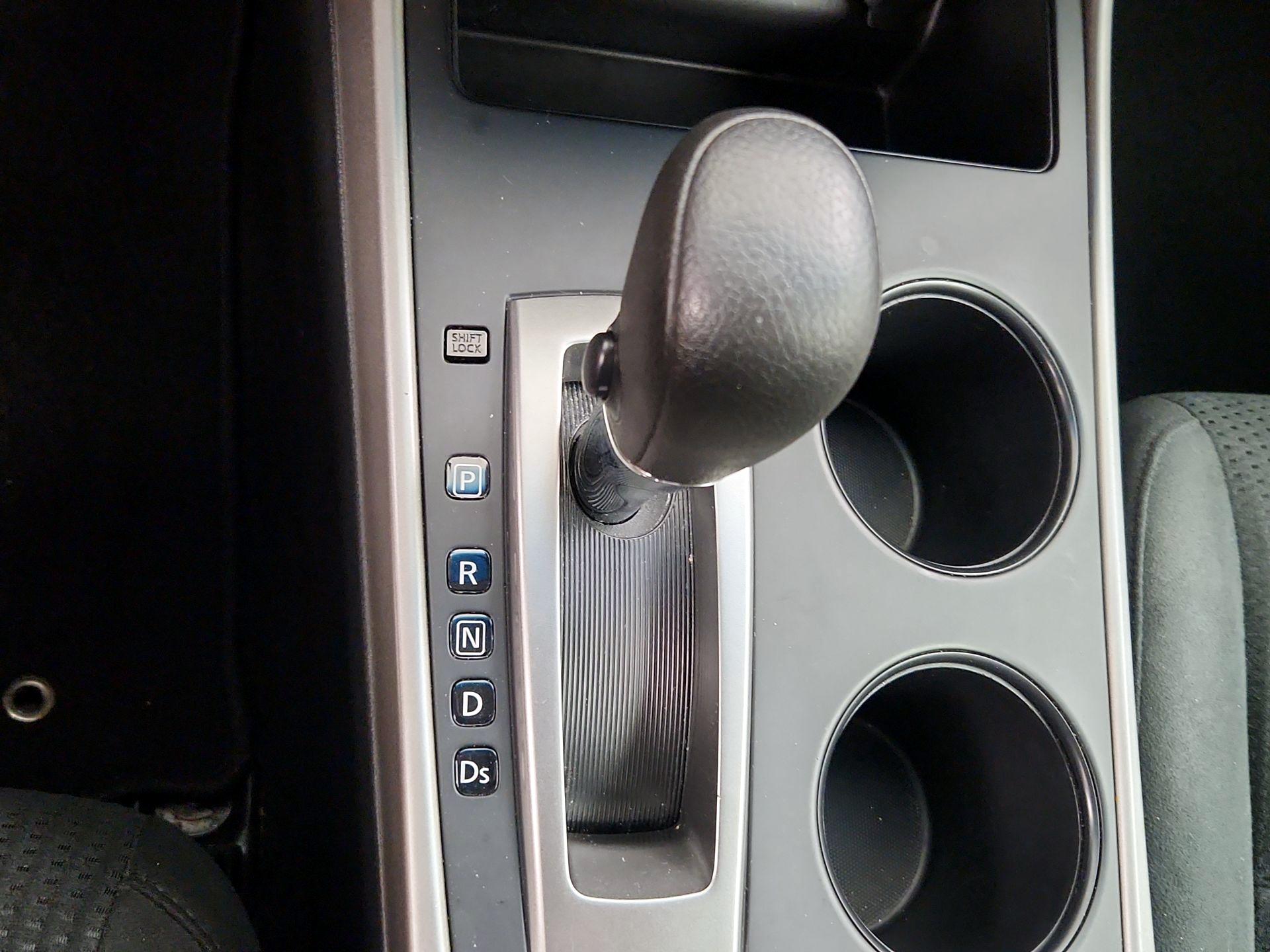 Thumbnail: 2015 Nissan Altima - 16