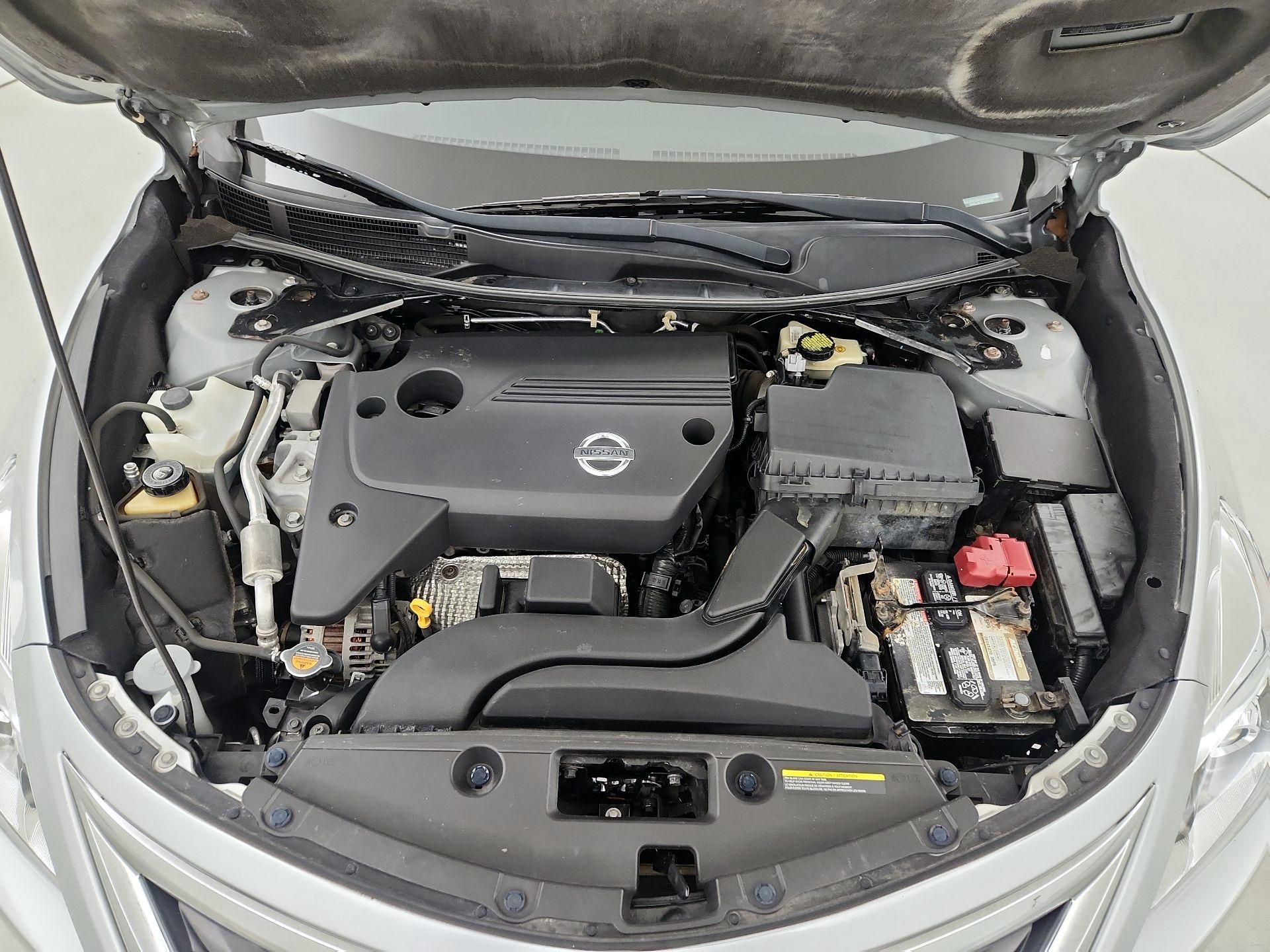 Thumbnail: 2015 Nissan Altima - 20