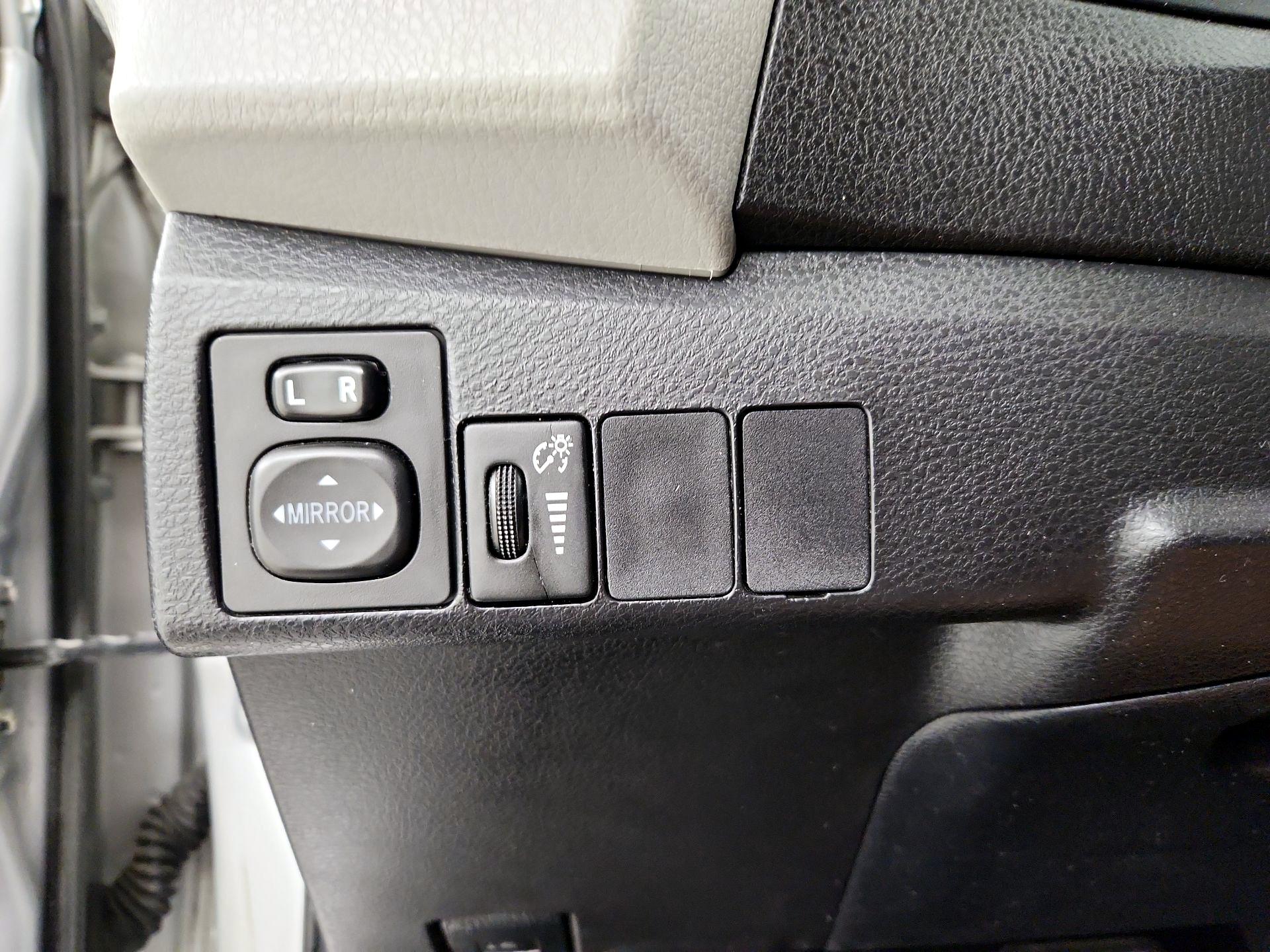 Thumbnail: 2015 Toyota Corolla - 13