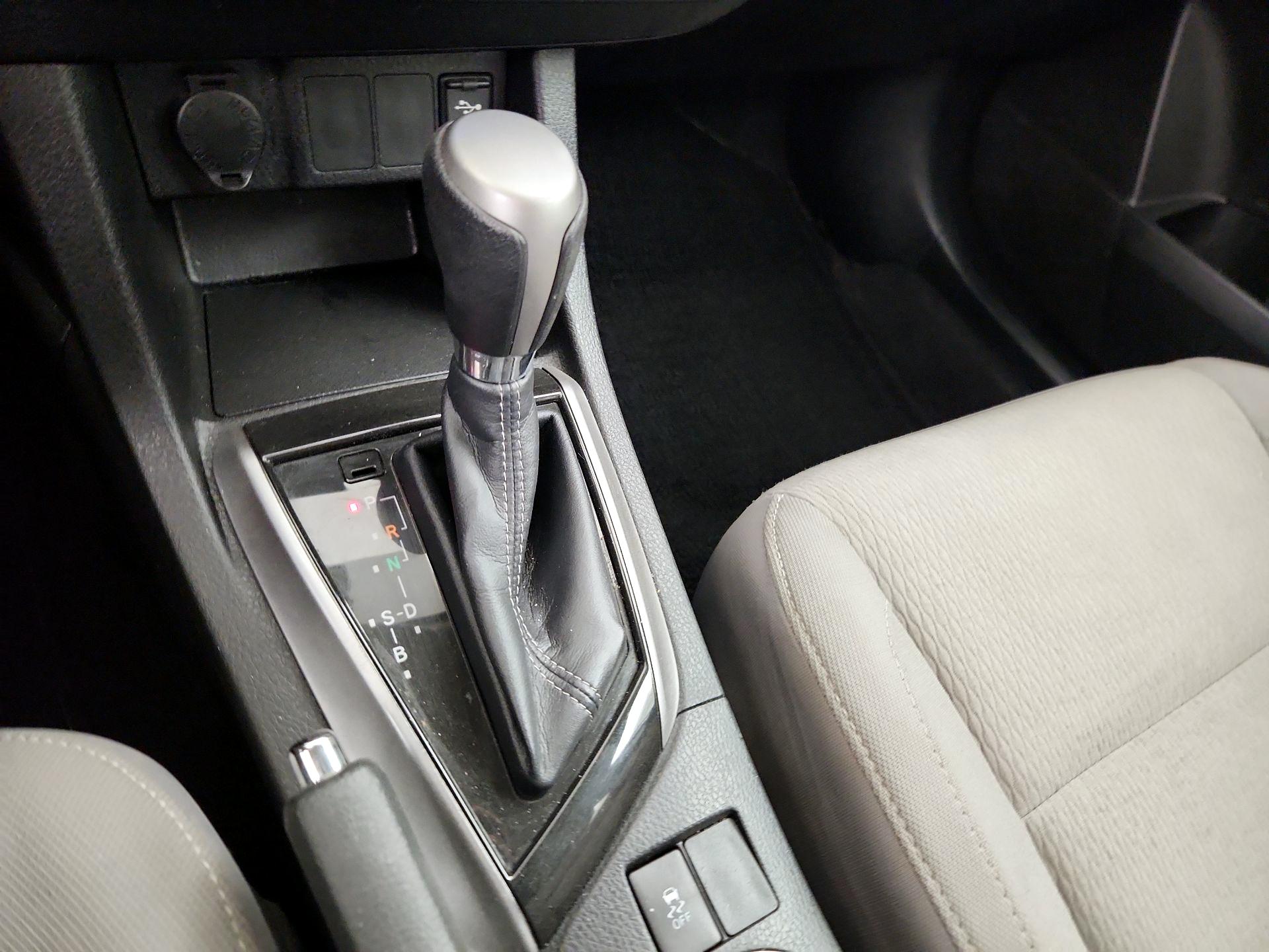 Thumbnail: 2015 Toyota Corolla - 17