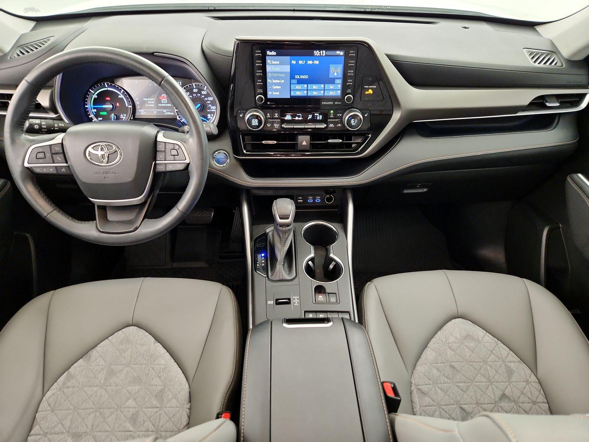 Thumbnail: 2022 Toyota Highlander - 9