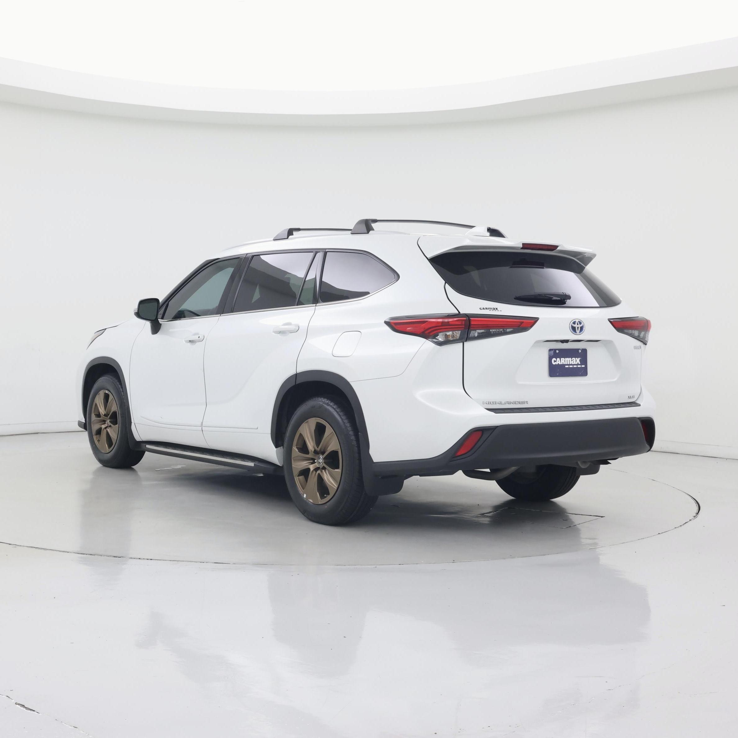 Thumbnail: 2022 Toyota Highlander - 2