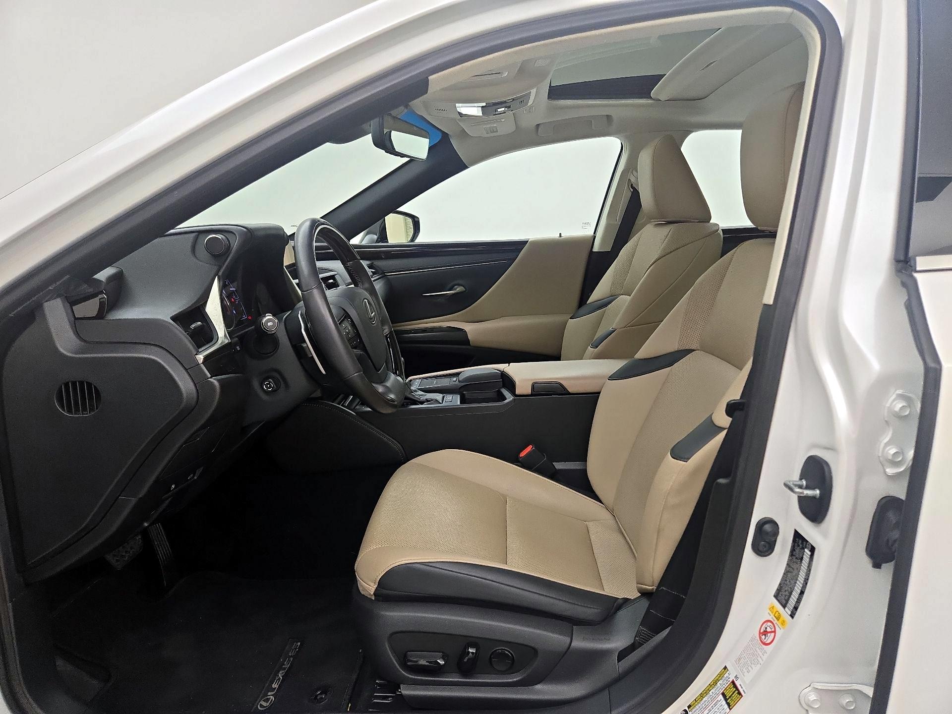 Thumbnail: 2019 Lexus ES - 11