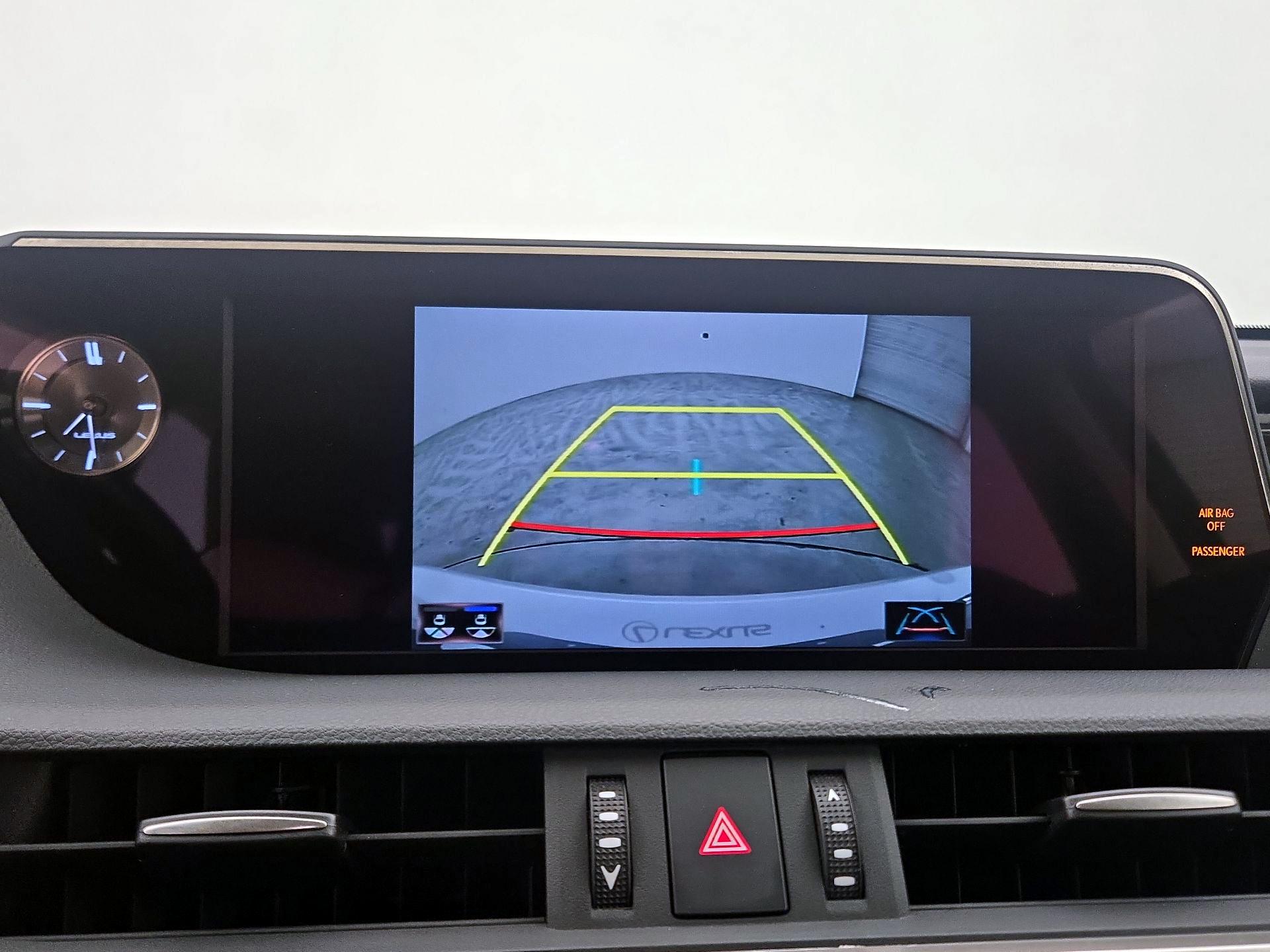 Thumbnail: 2019 Lexus ES - 15