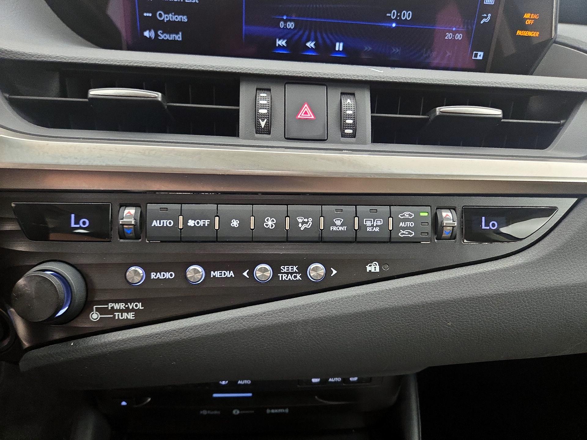 Thumbnail: 2019 Lexus ES - 17