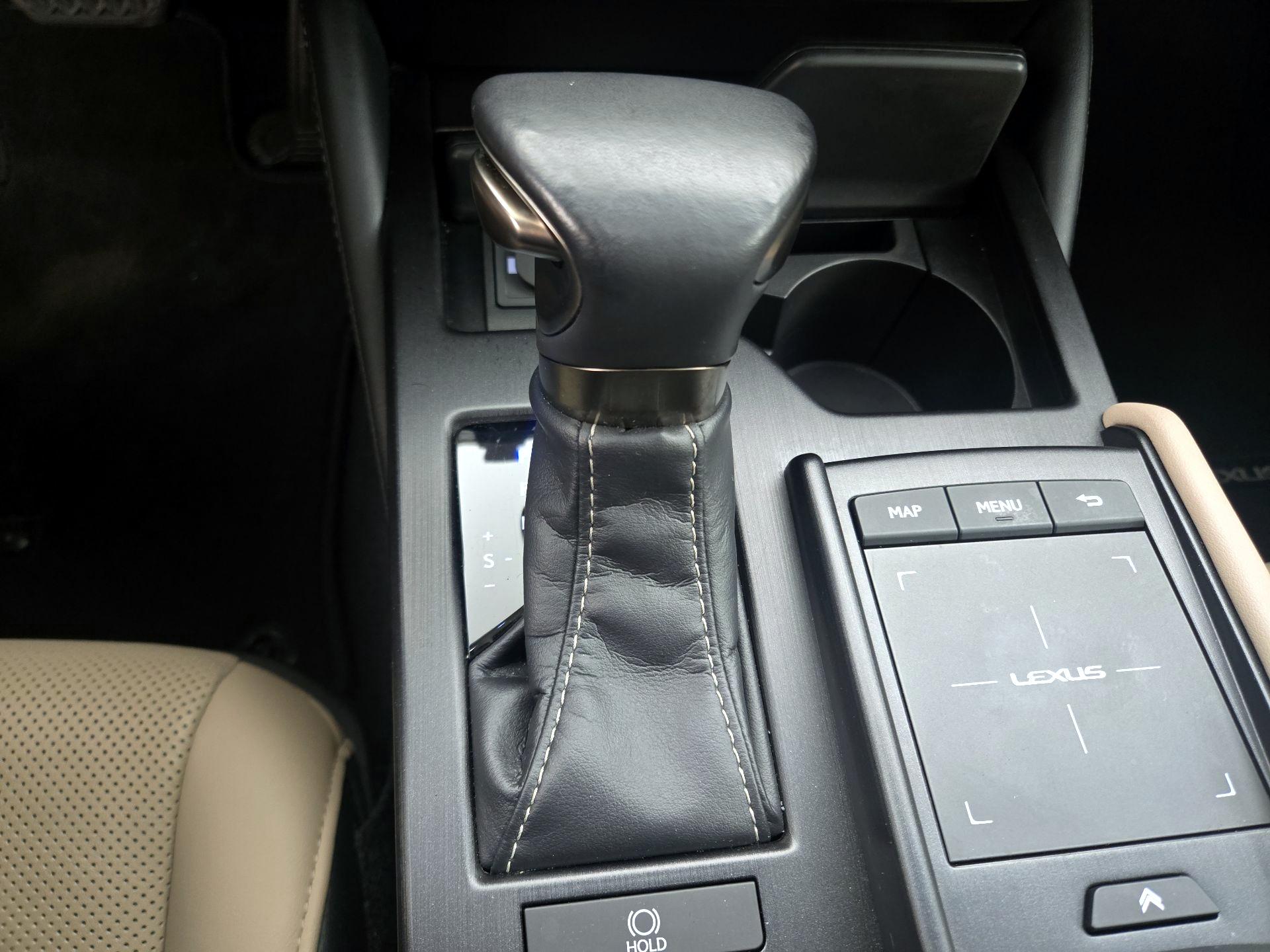 Thumbnail: 2019 Lexus ES - 18