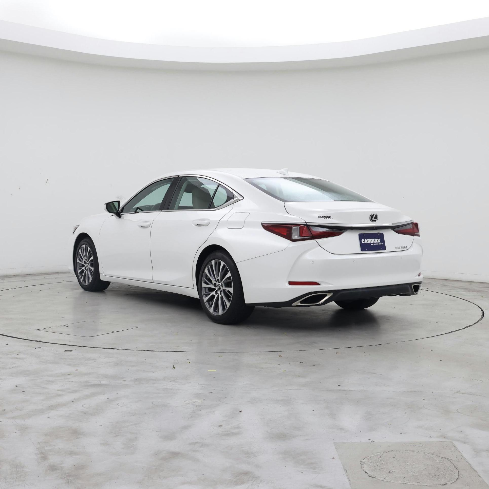 Thumbnail: 2019 Lexus ES - 2