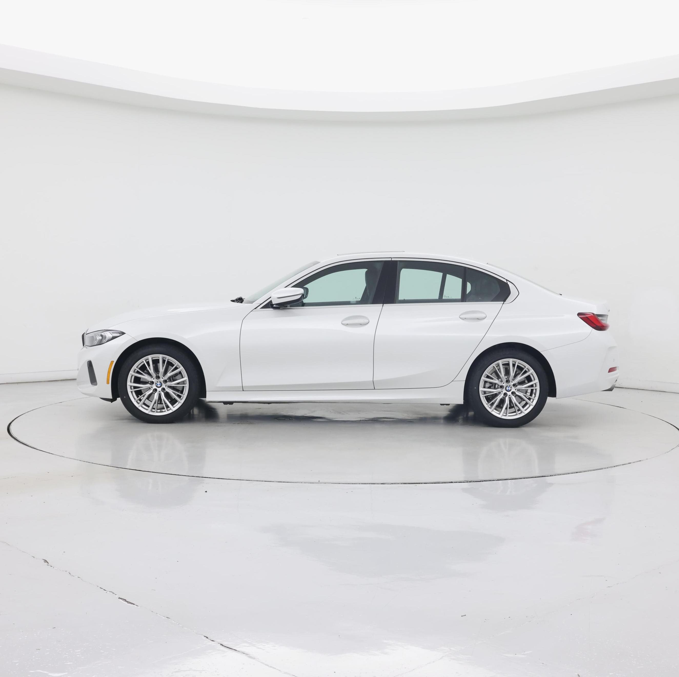Thumbnail: 2024 BMW 3 Series - 3