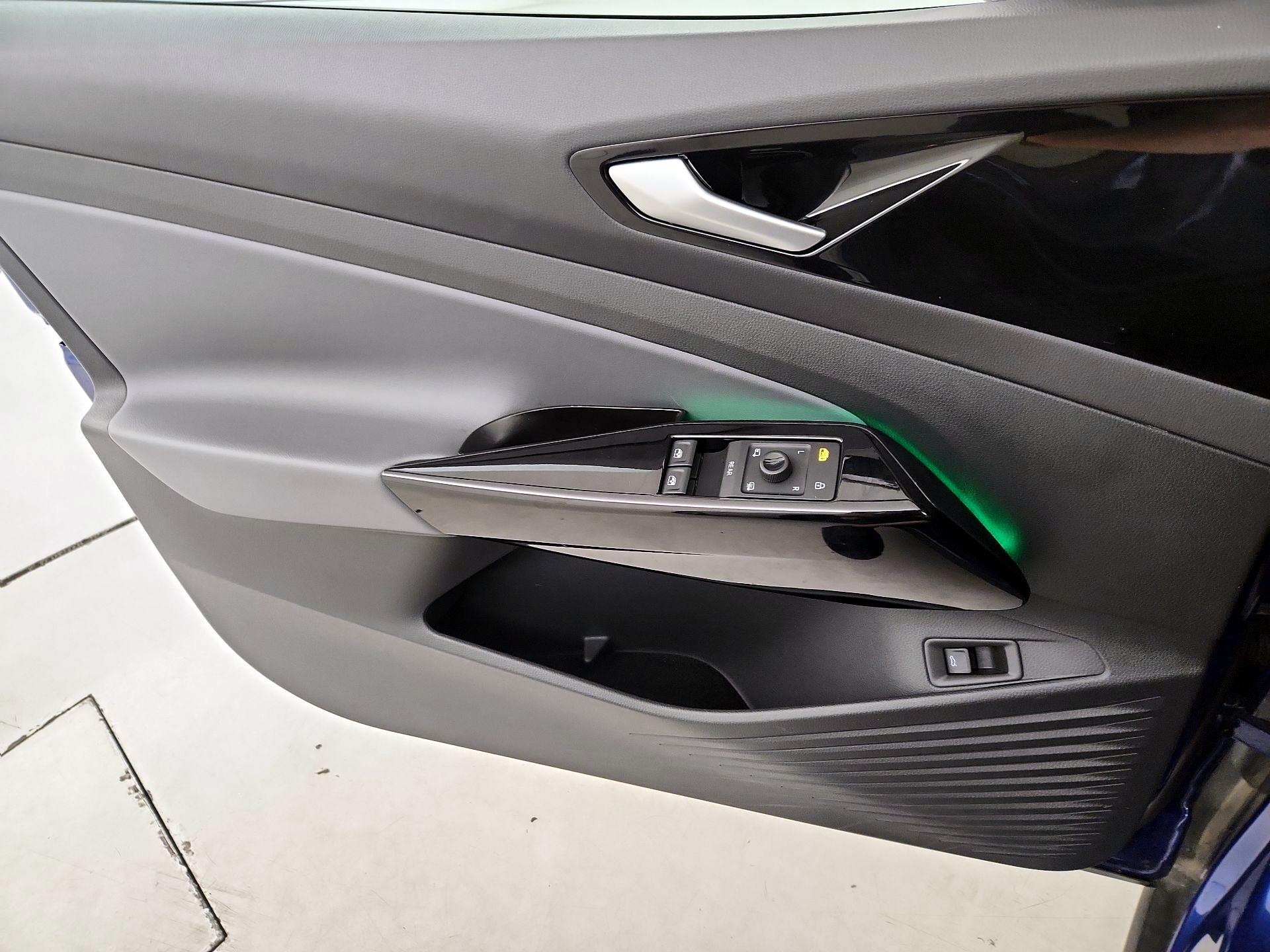 Thumbnail: 2022 Volkswagen ID.4 - 12