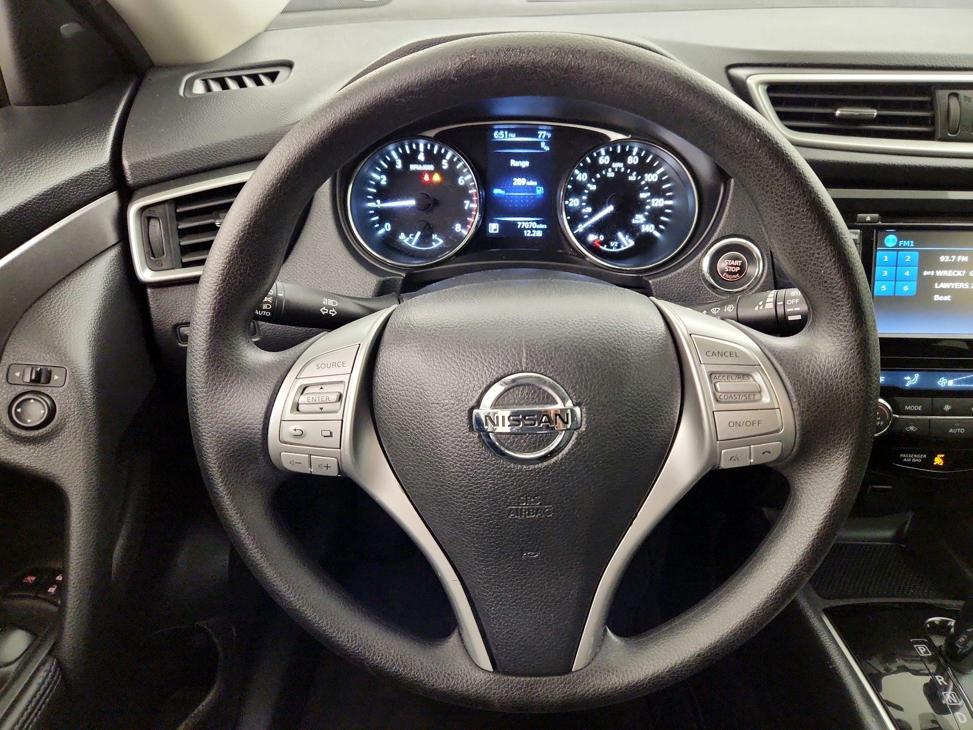 Thumbnail: 2016 Nissan Rogue - 10