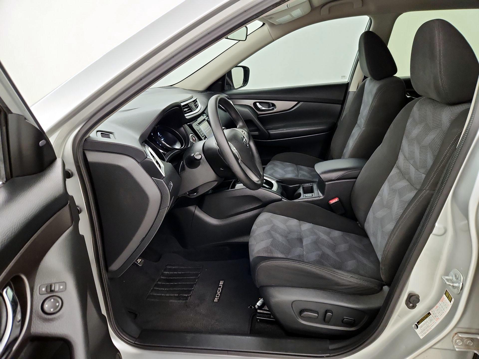 Thumbnail: 2016 Nissan Rogue - 11