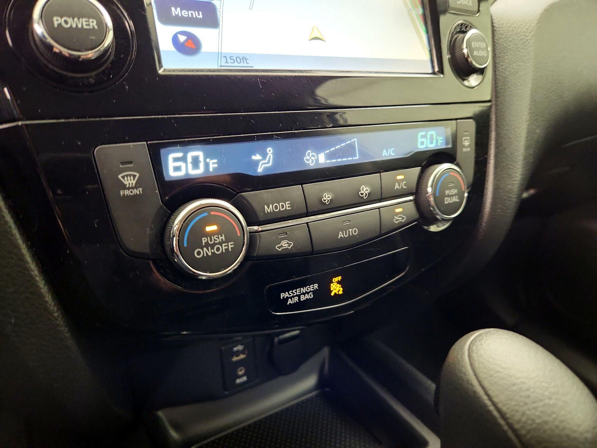 Thumbnail: 2016 Nissan Rogue - 17