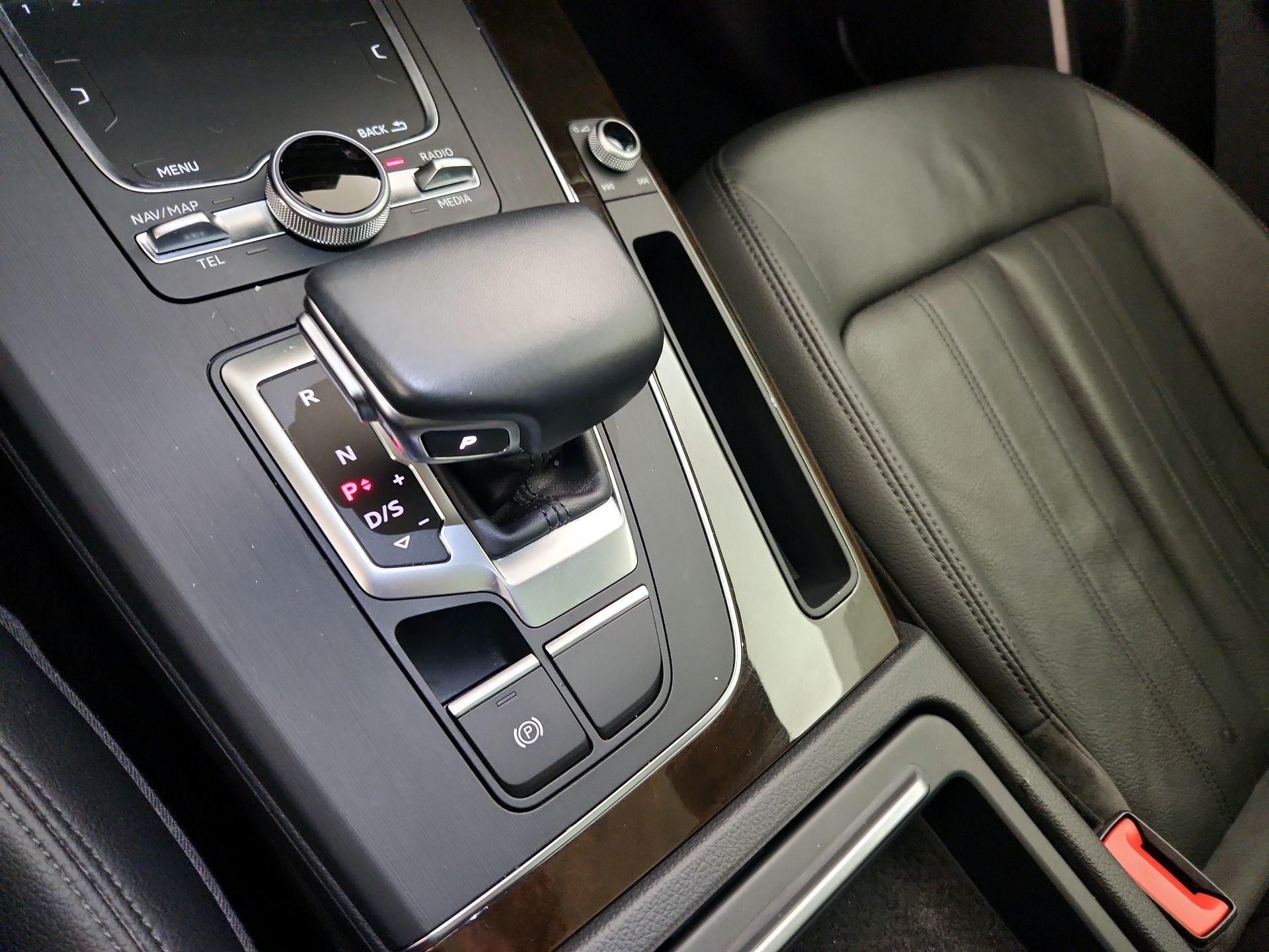 Thumbnail: 2018 Audi Q5 - 18