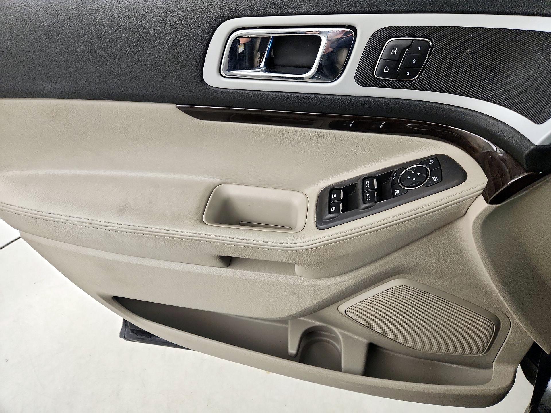 Thumbnail: 2014 Ford Explorer - 12