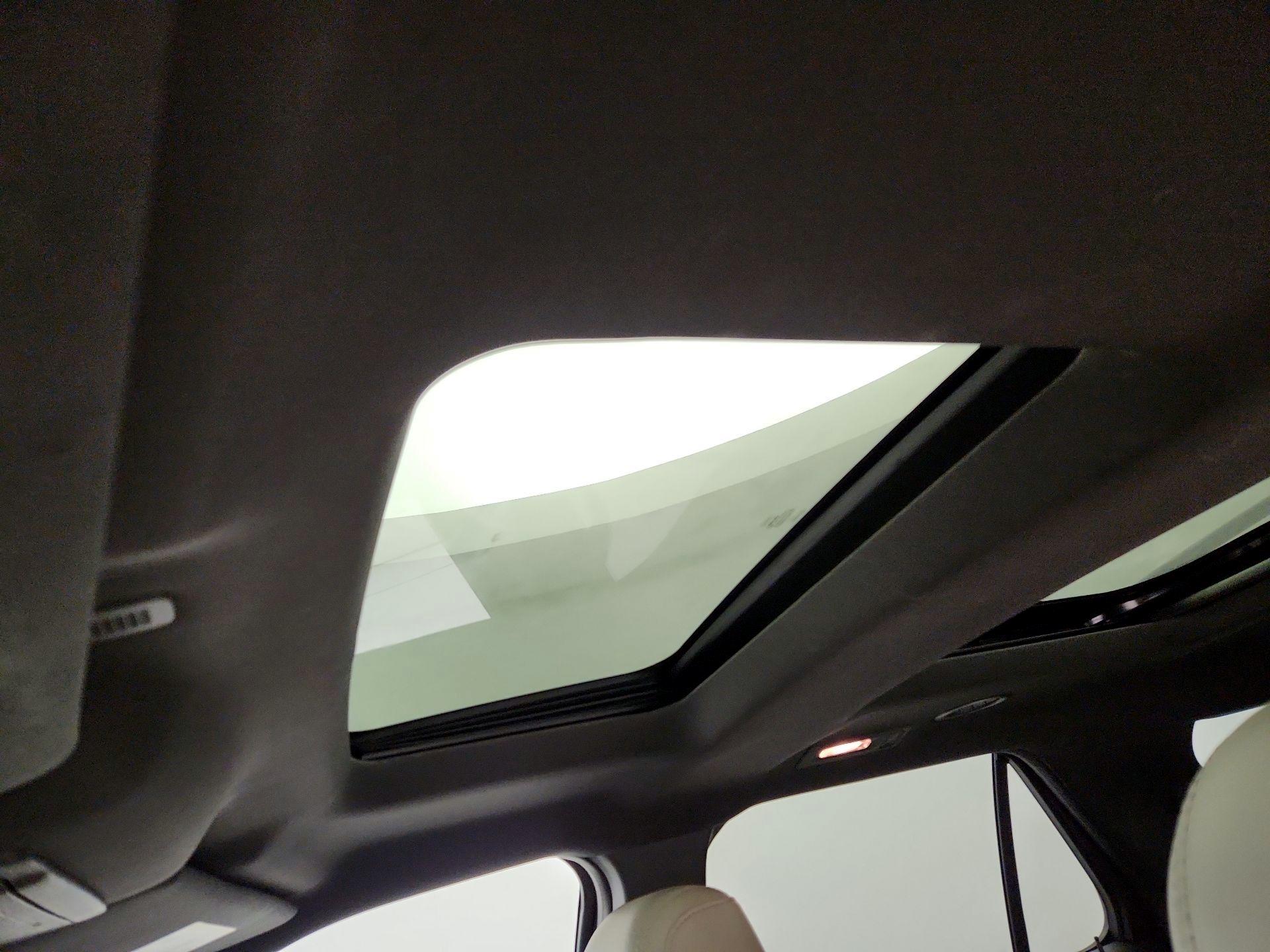 Thumbnail: 2014 Ford Explorer - 20