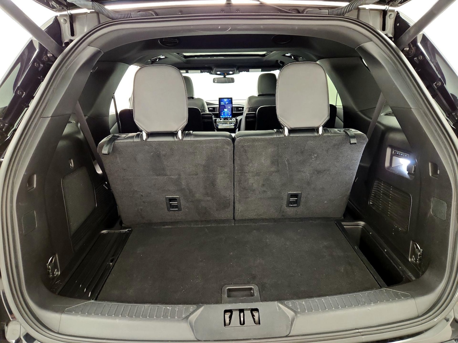 2021 Ford Explorer ST - Photo 24