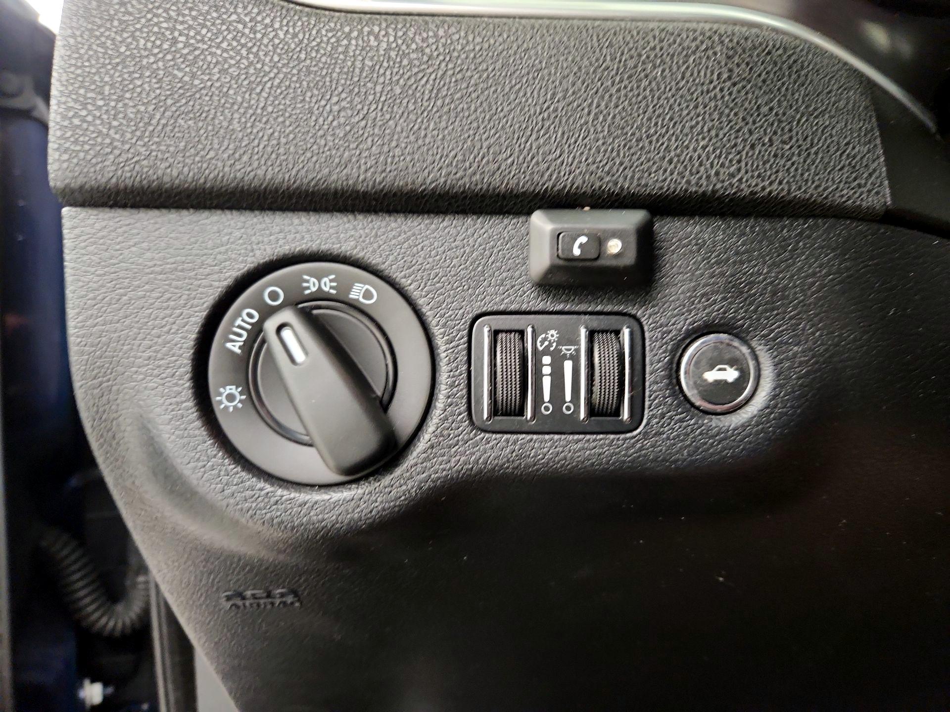 Thumbnail: 2015 Dodge Charger - 13