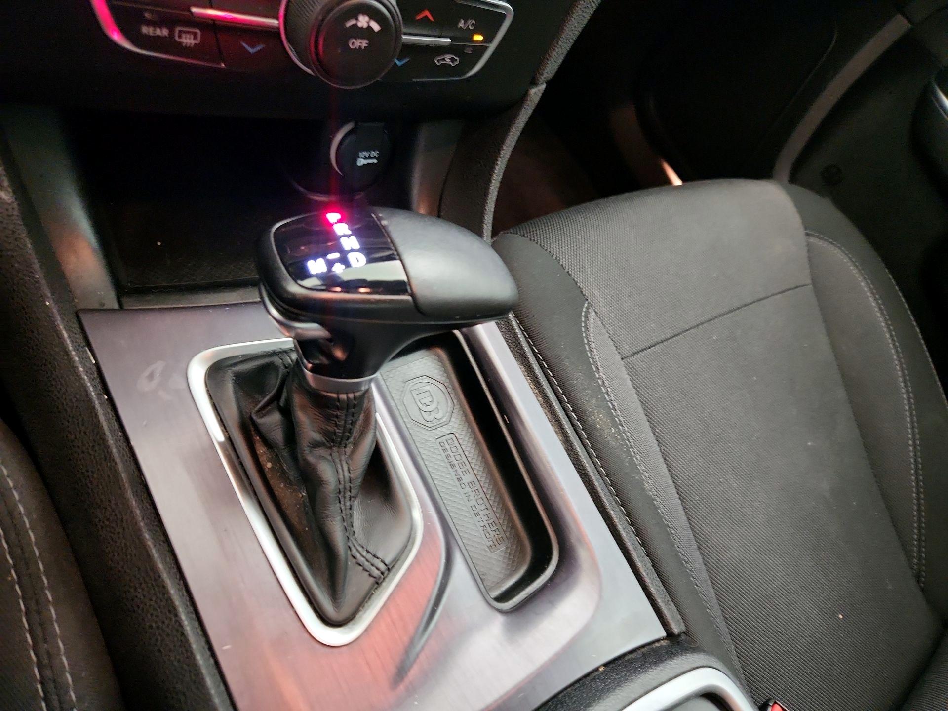 Thumbnail: 2015 Dodge Charger - 16