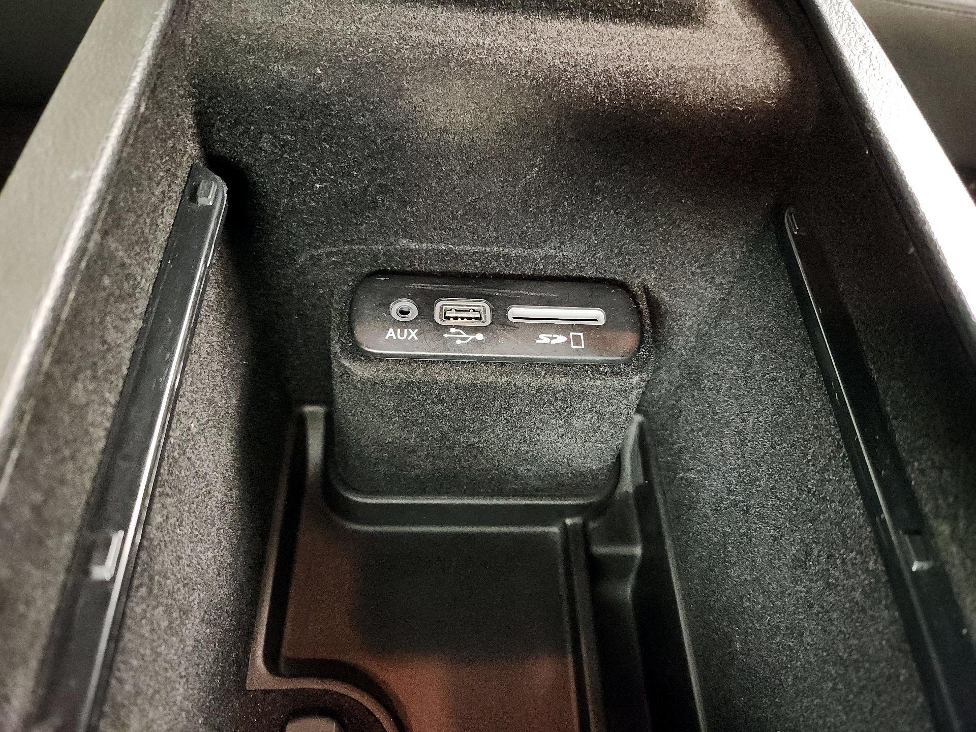 Thumbnail: 2015 Dodge Charger - 17