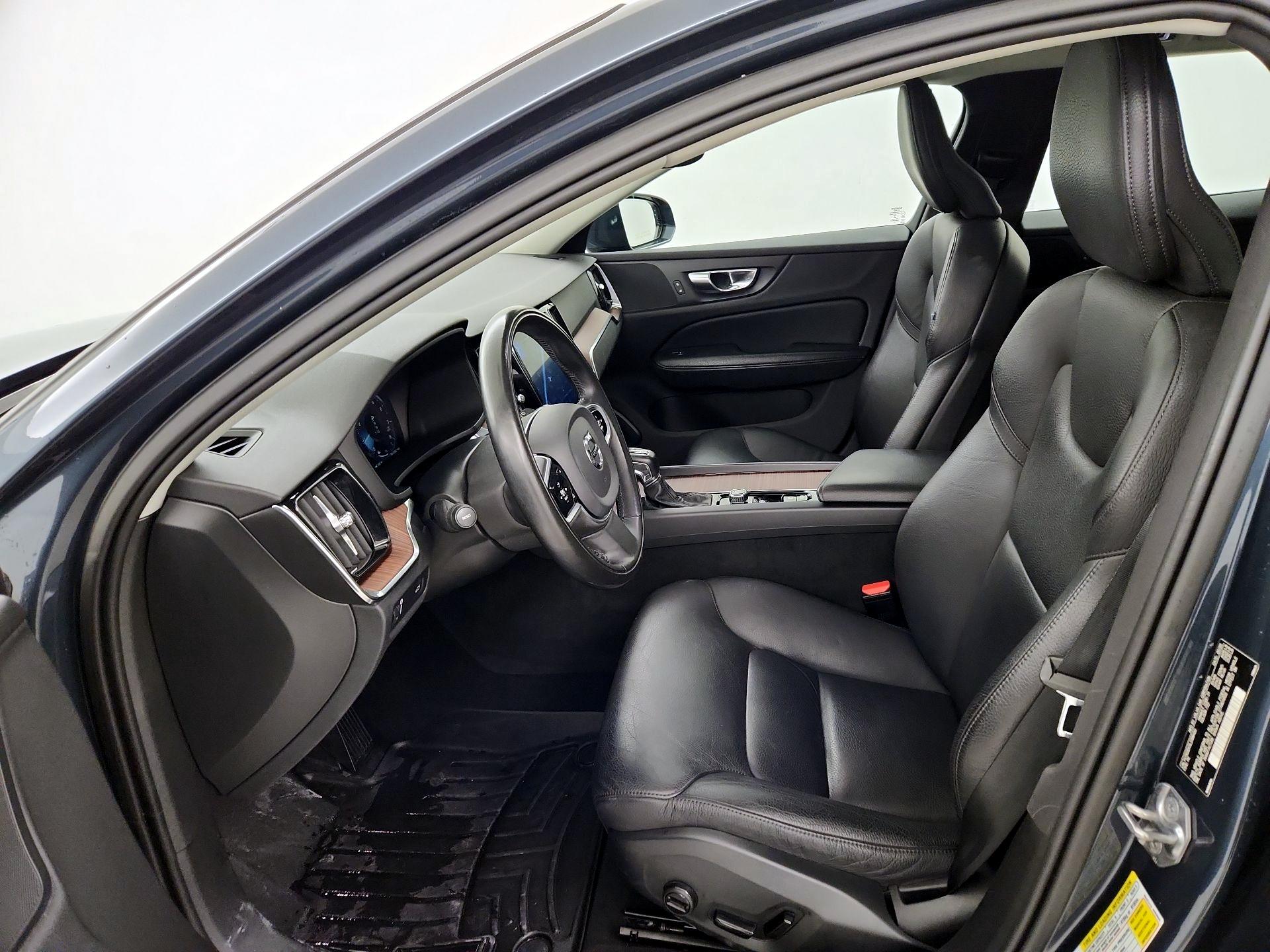 Thumbnail: 2020 Volvo V60 - 11