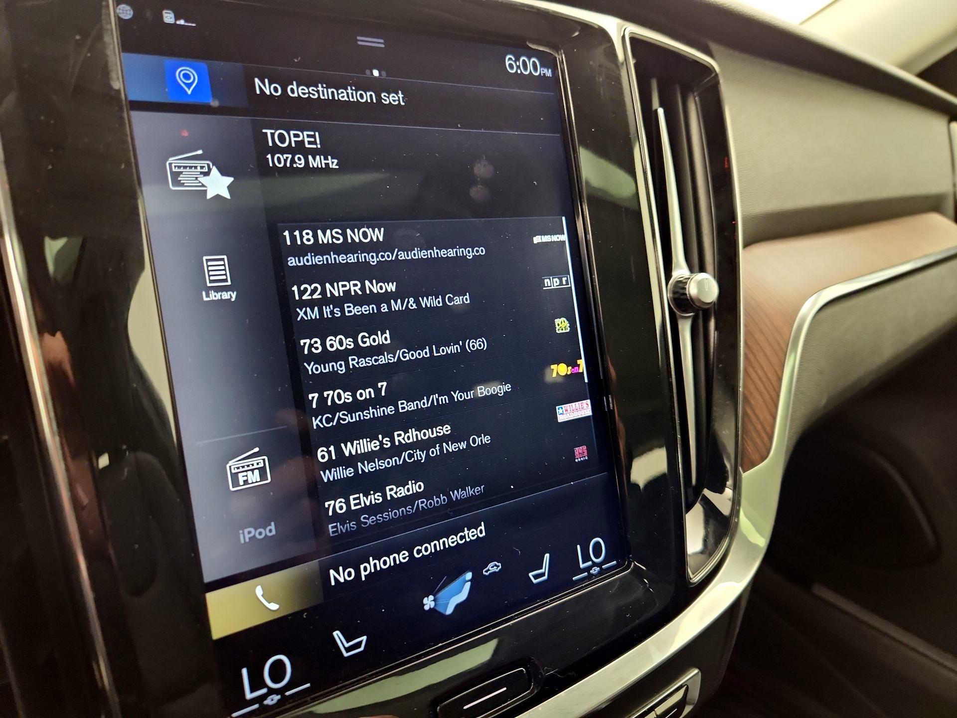 Thumbnail: 2020 Volvo V60 - 16