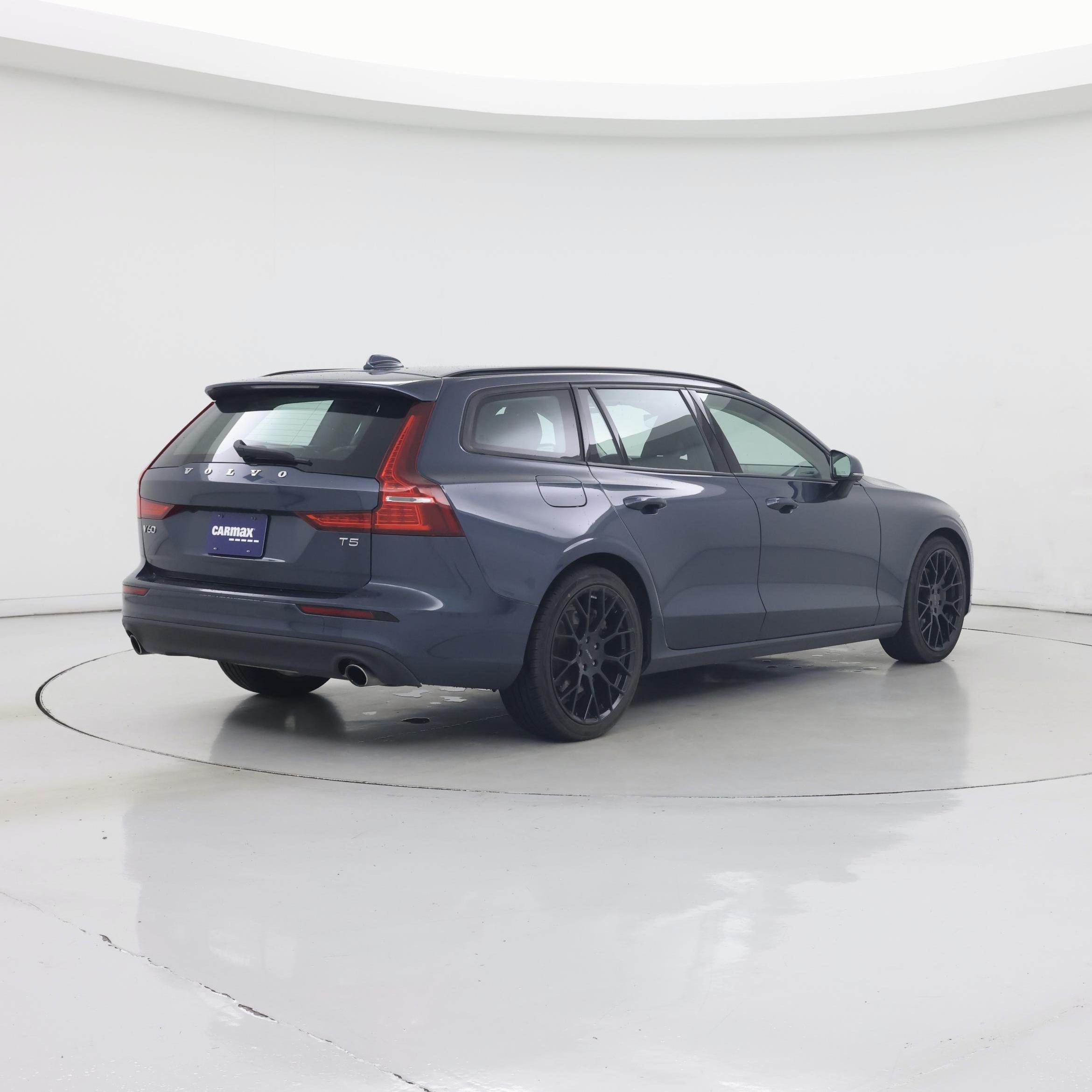 Thumbnail: 2020 Volvo V60 - 8