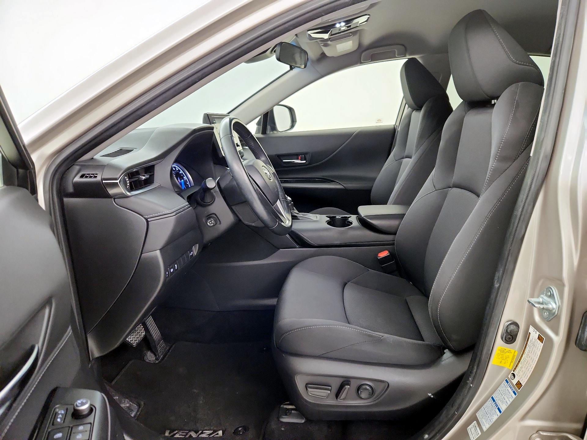 Thumbnail: 2021 Toyota Venza - 11