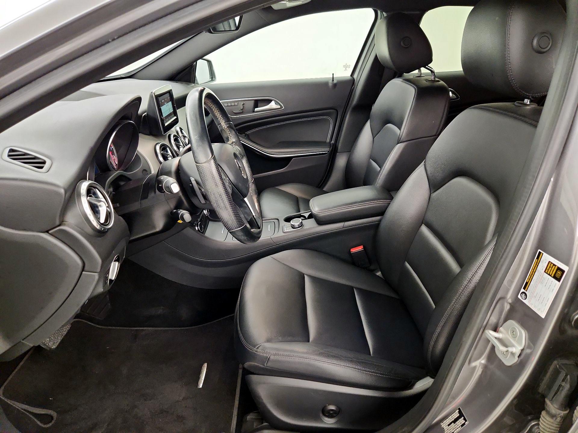 Thumbnail: 2015 Mercedes-Benz GLA - 11