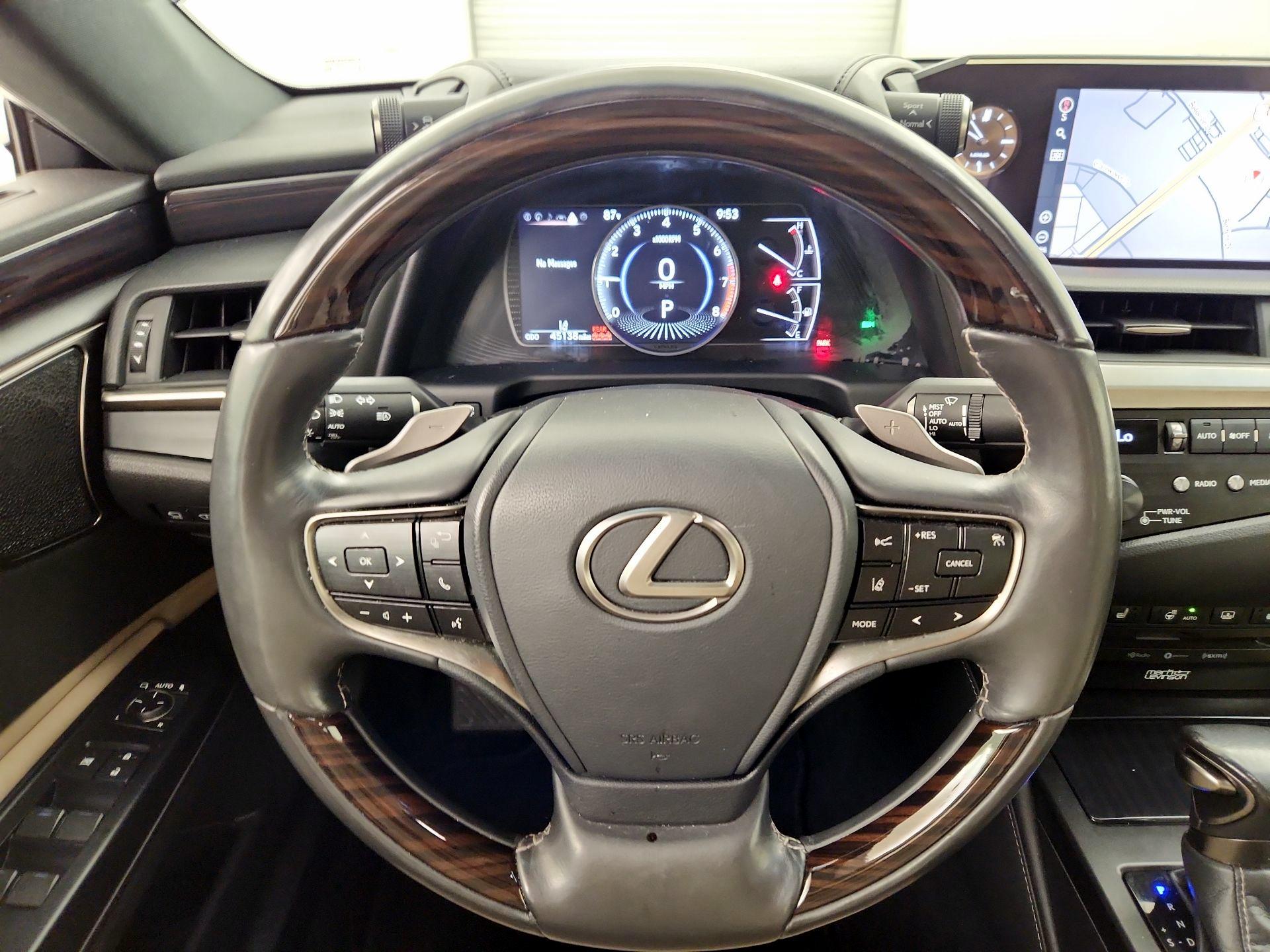 Thumbnail: 2020 Lexus ES - 10