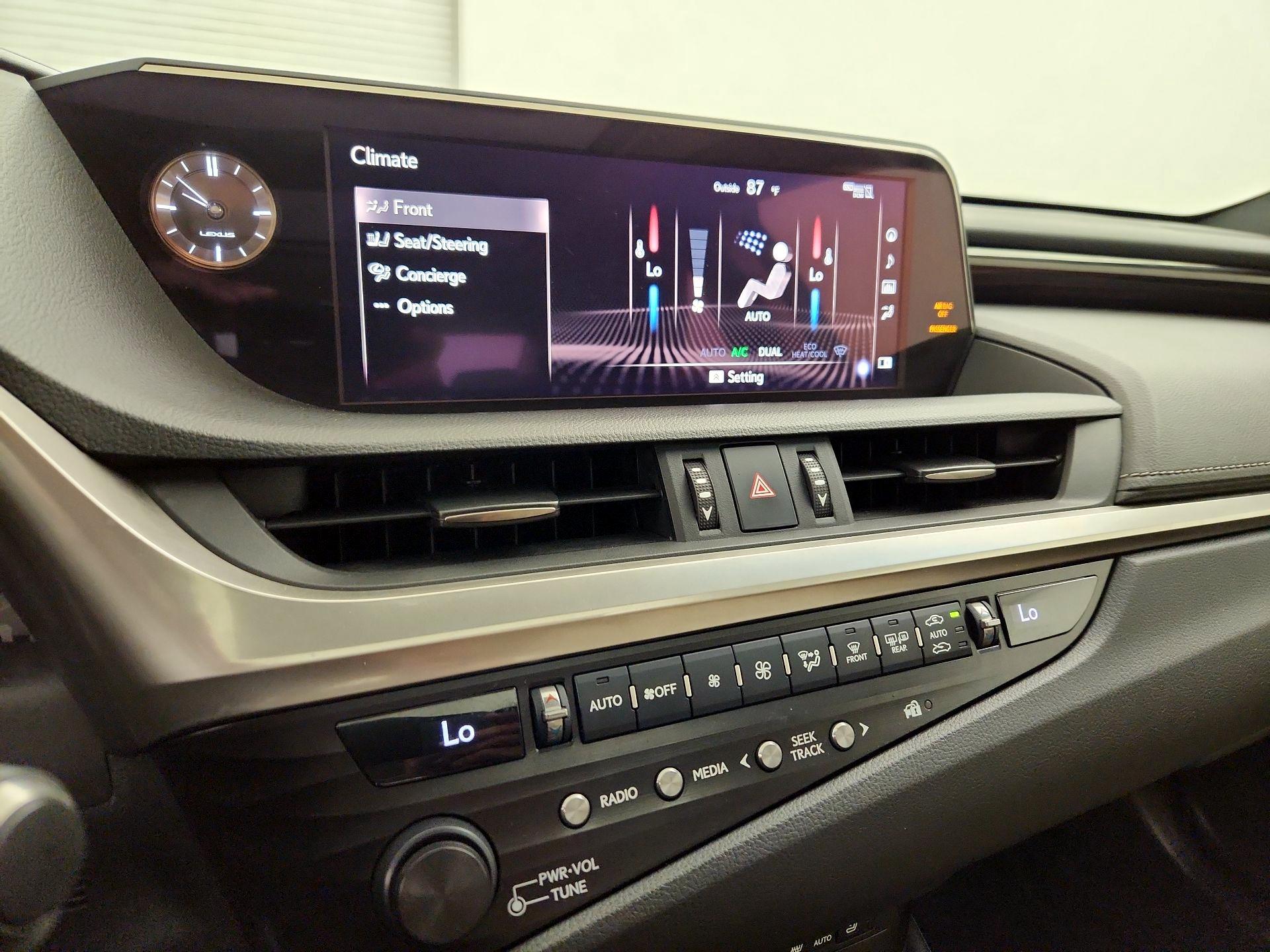 Thumbnail: 2020 Lexus ES - 17