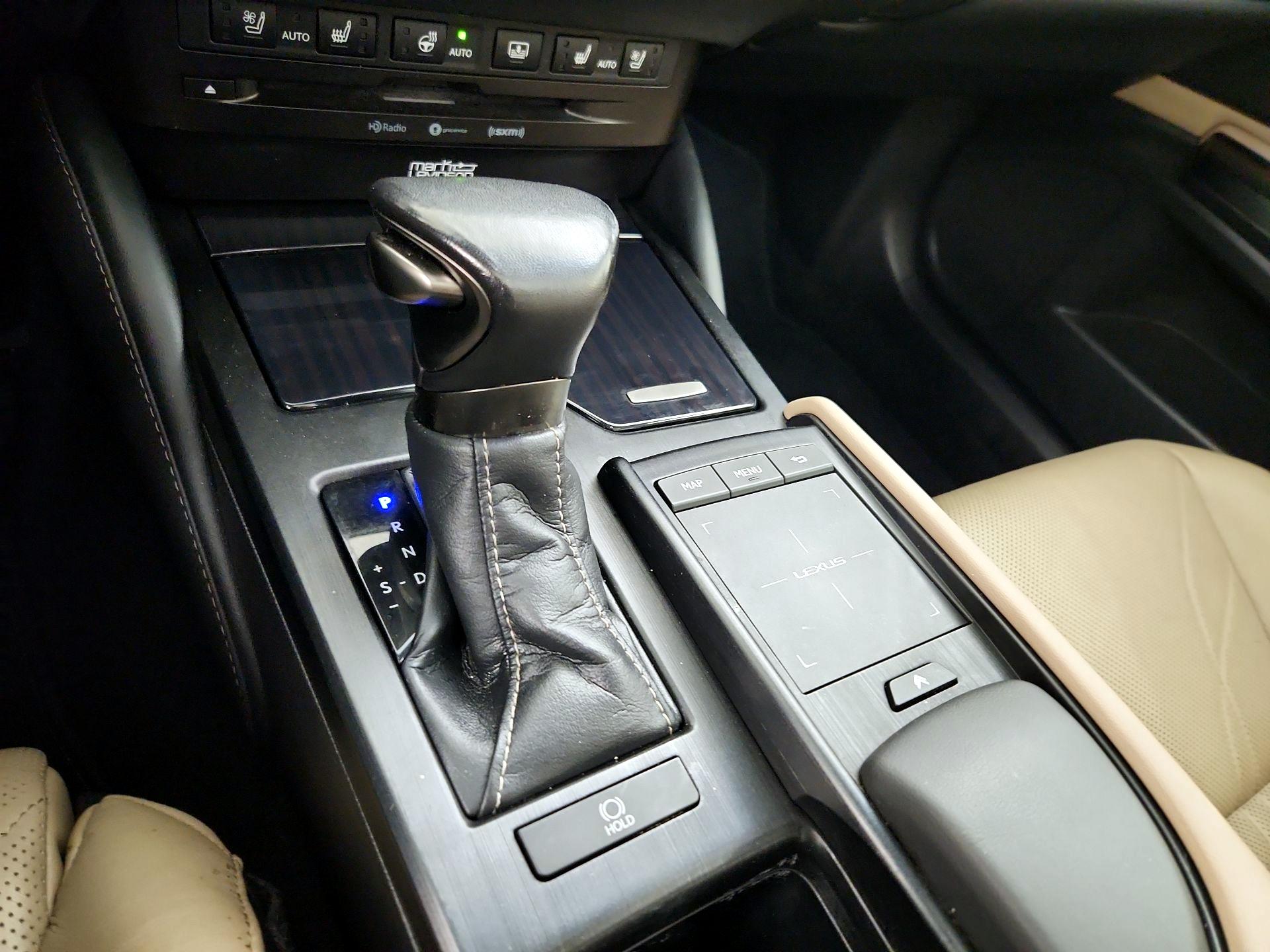Thumbnail: 2020 Lexus ES - 18