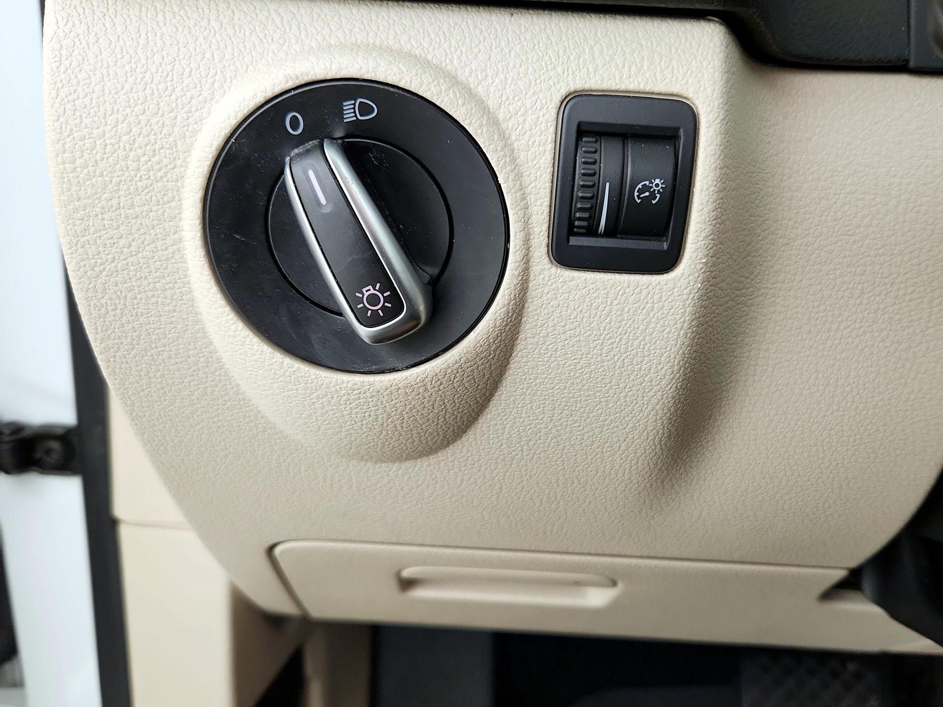 Thumbnail: 2015 Volkswagen Tiguan - 13