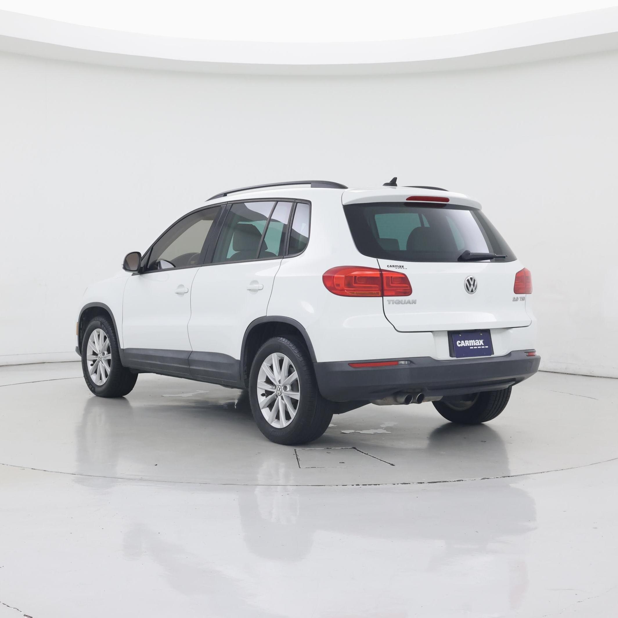 Thumbnail: 2015 Volkswagen Tiguan - 2
