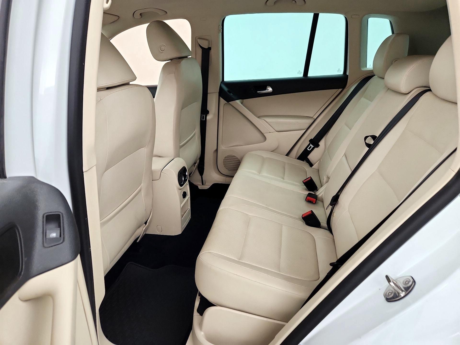 Thumbnail: 2015 Volkswagen Tiguan - 19