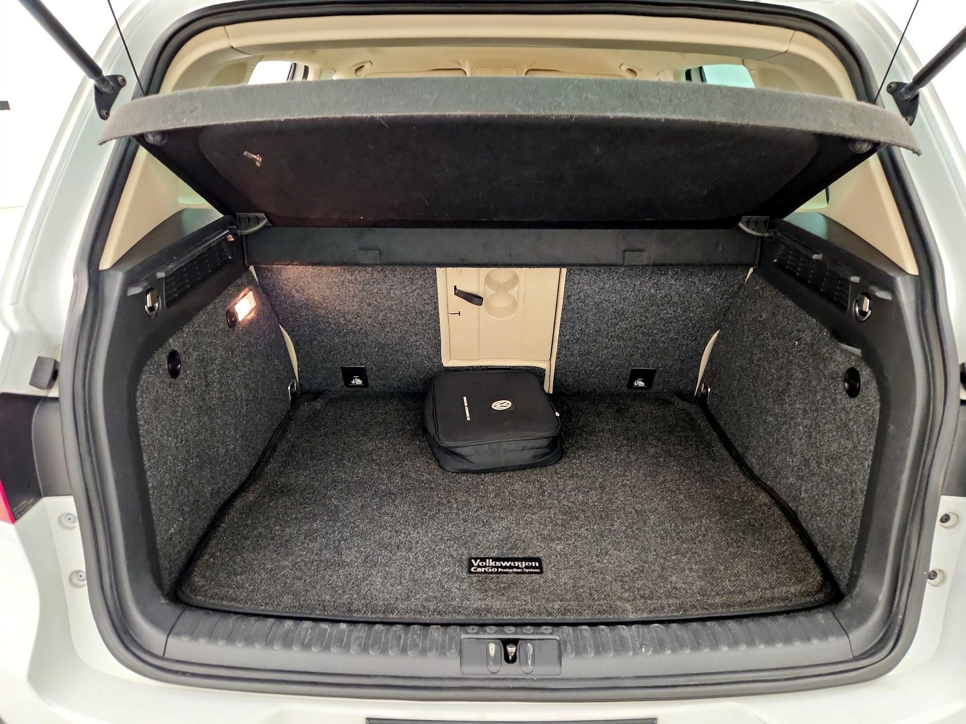 Thumbnail: 2015 Volkswagen Tiguan - 20