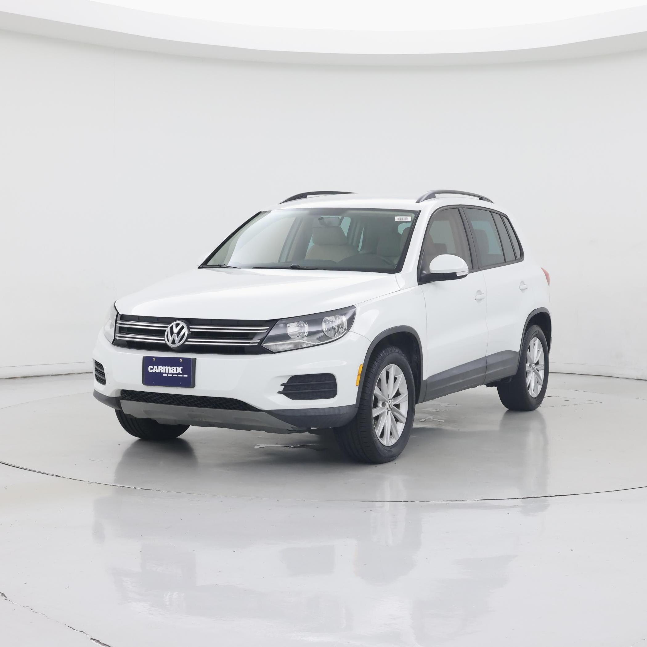 Thumbnail: 2015 Volkswagen Tiguan - 4