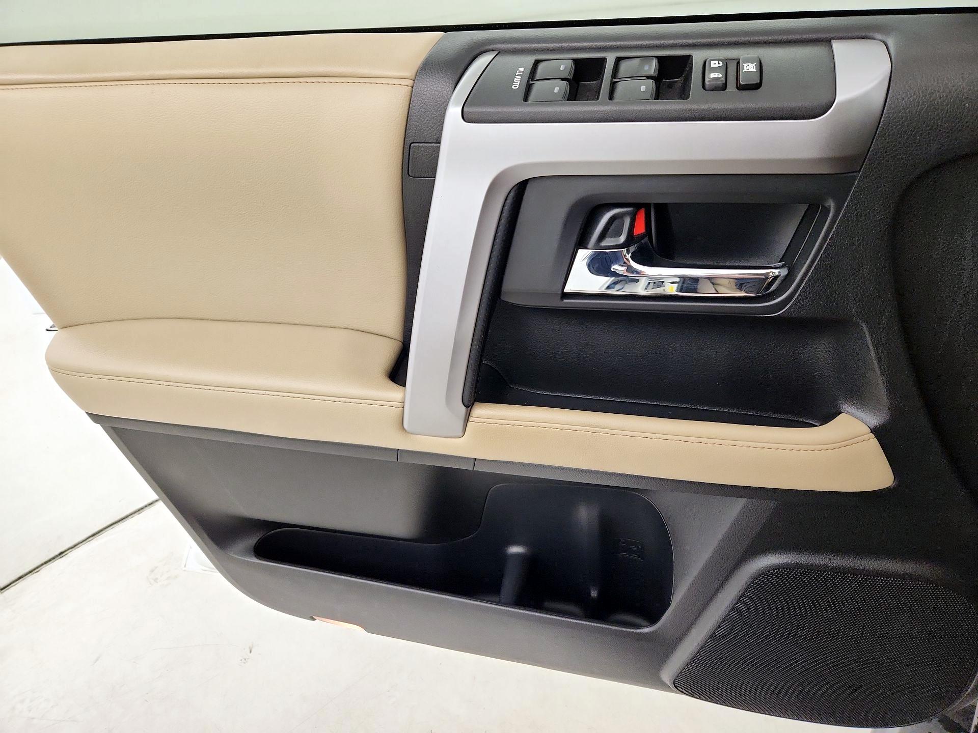 Thumbnail: 2014 Toyota 4Runner - 12